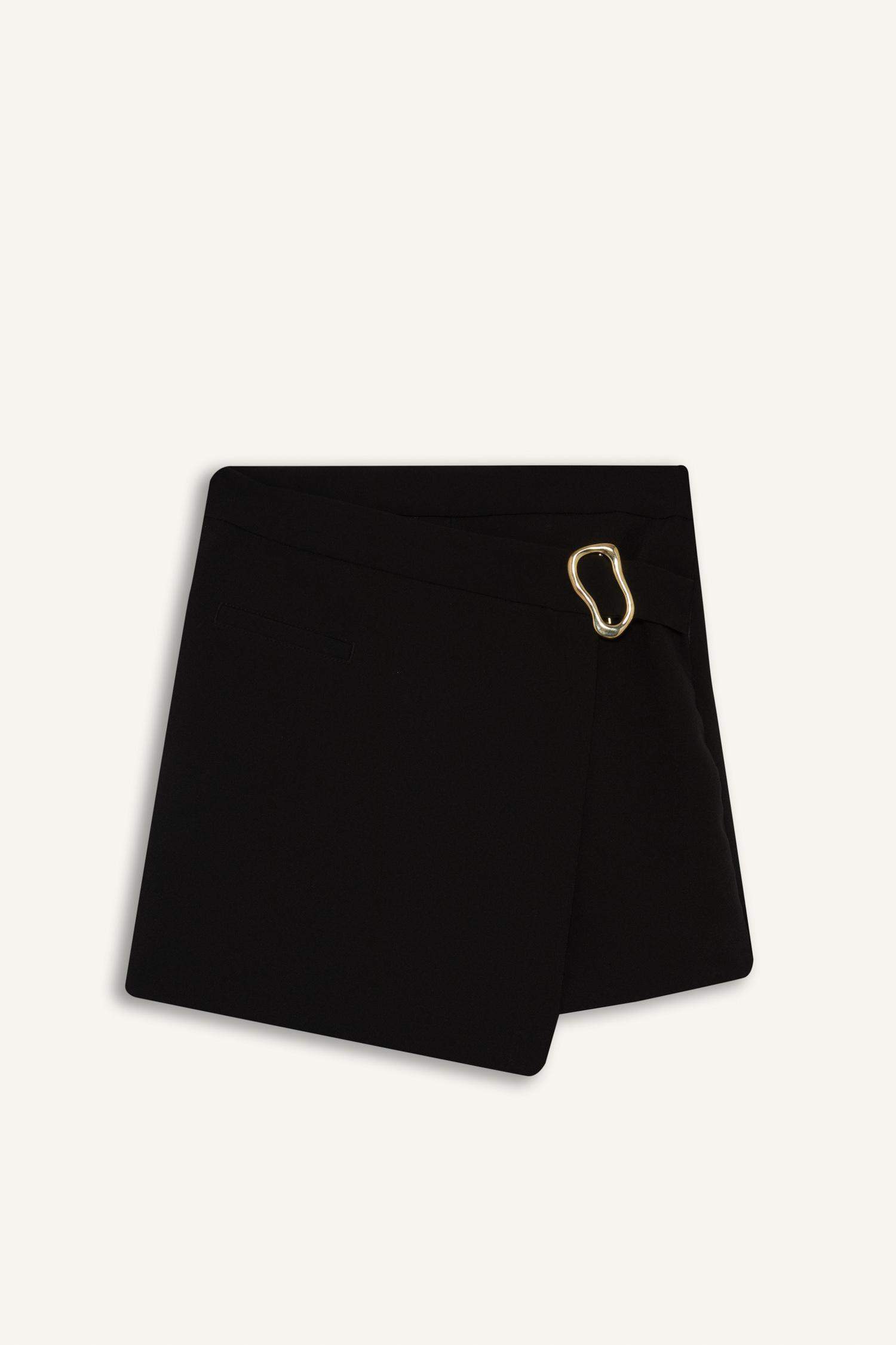 Buckle Detailed Shorts Skirt