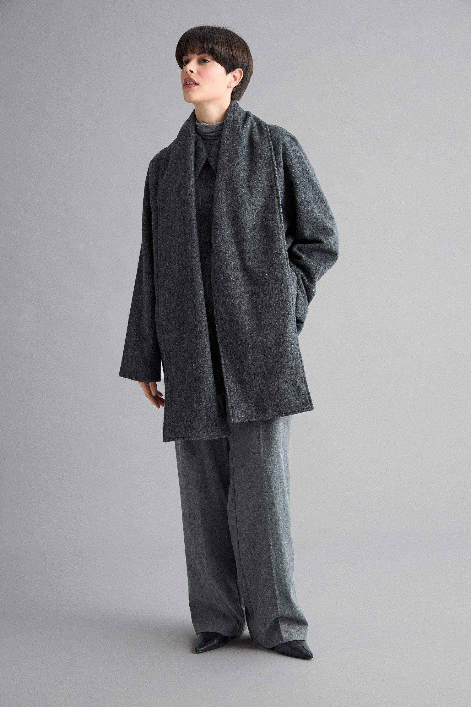 Regular Fit Yün Karışımlı Çıkarılabilir Atkılı Kısa Kaşe Kaban