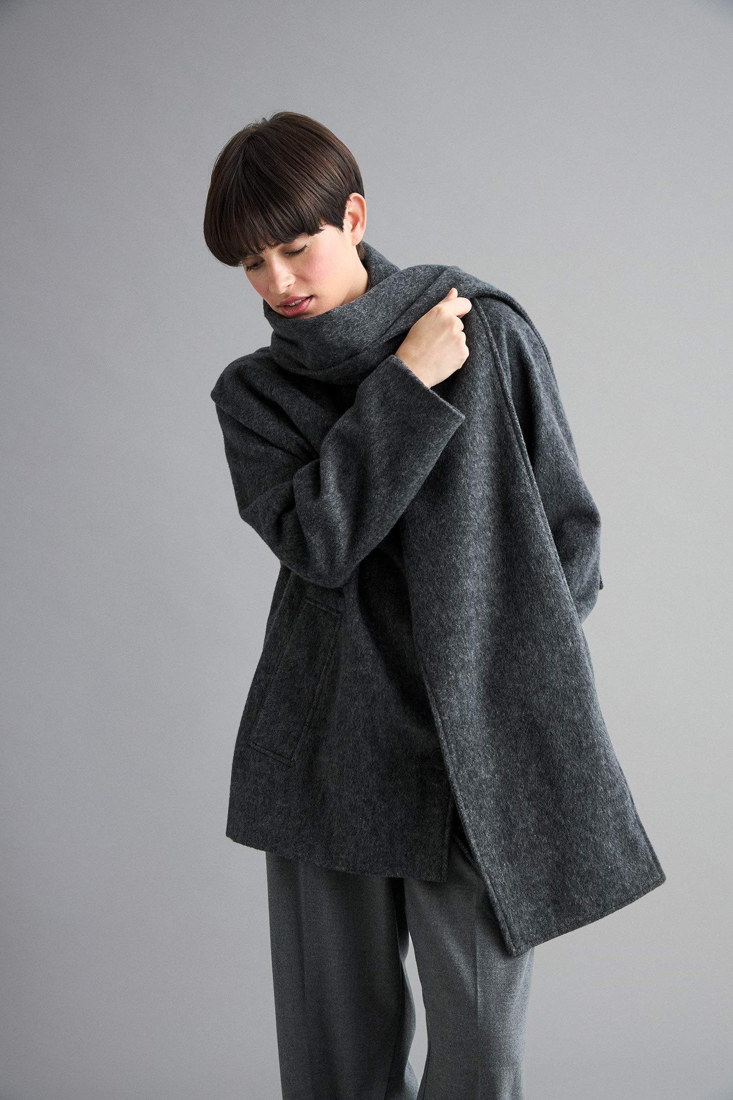 Regular Fit Yün Karışımlı Çıkarılabilir Atkılı Kısa Kaşe Kaban