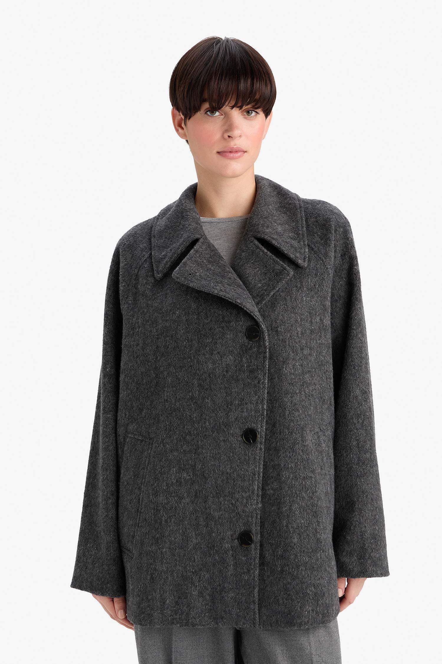 Regular Fit Yün Karışımlı Çıkarılabilir Atkılı Kısa Kaşe Kaban