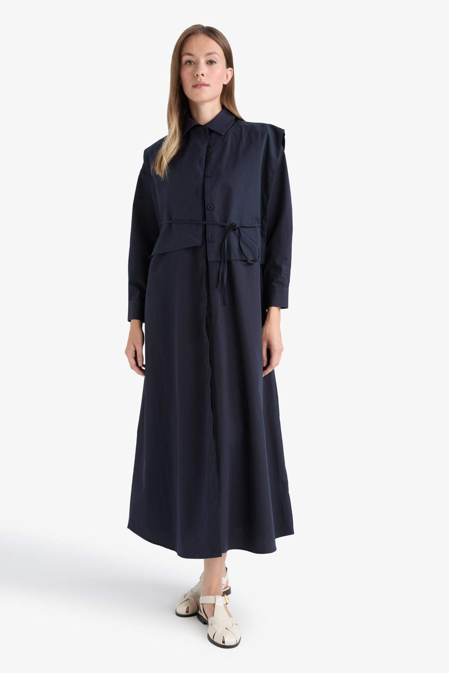 فستان كم طويل بوبلين بكتف نازل بياقة بشريط