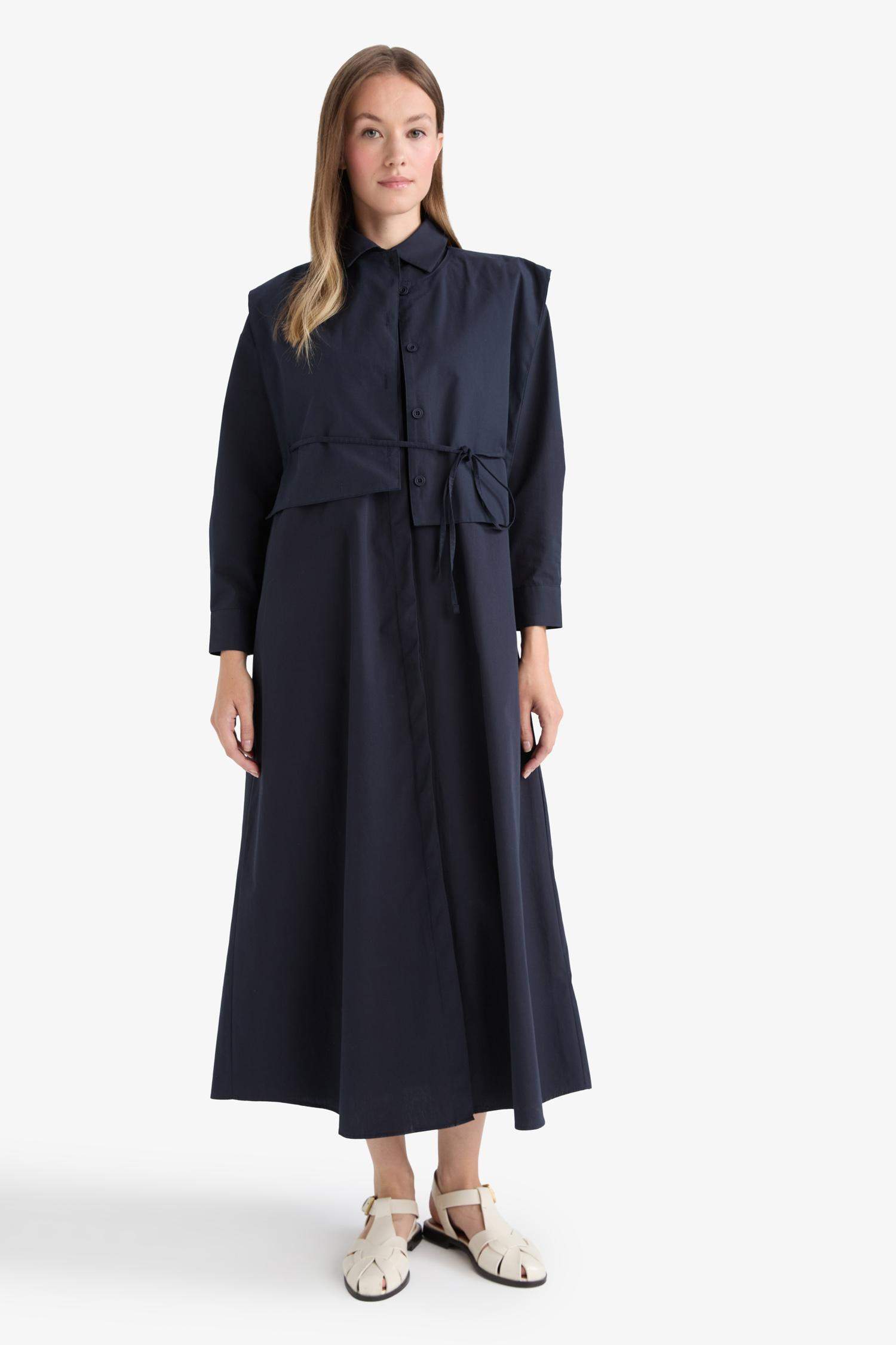 فستان كم طويل بوبلين بكتف نازل بياقة بشريط