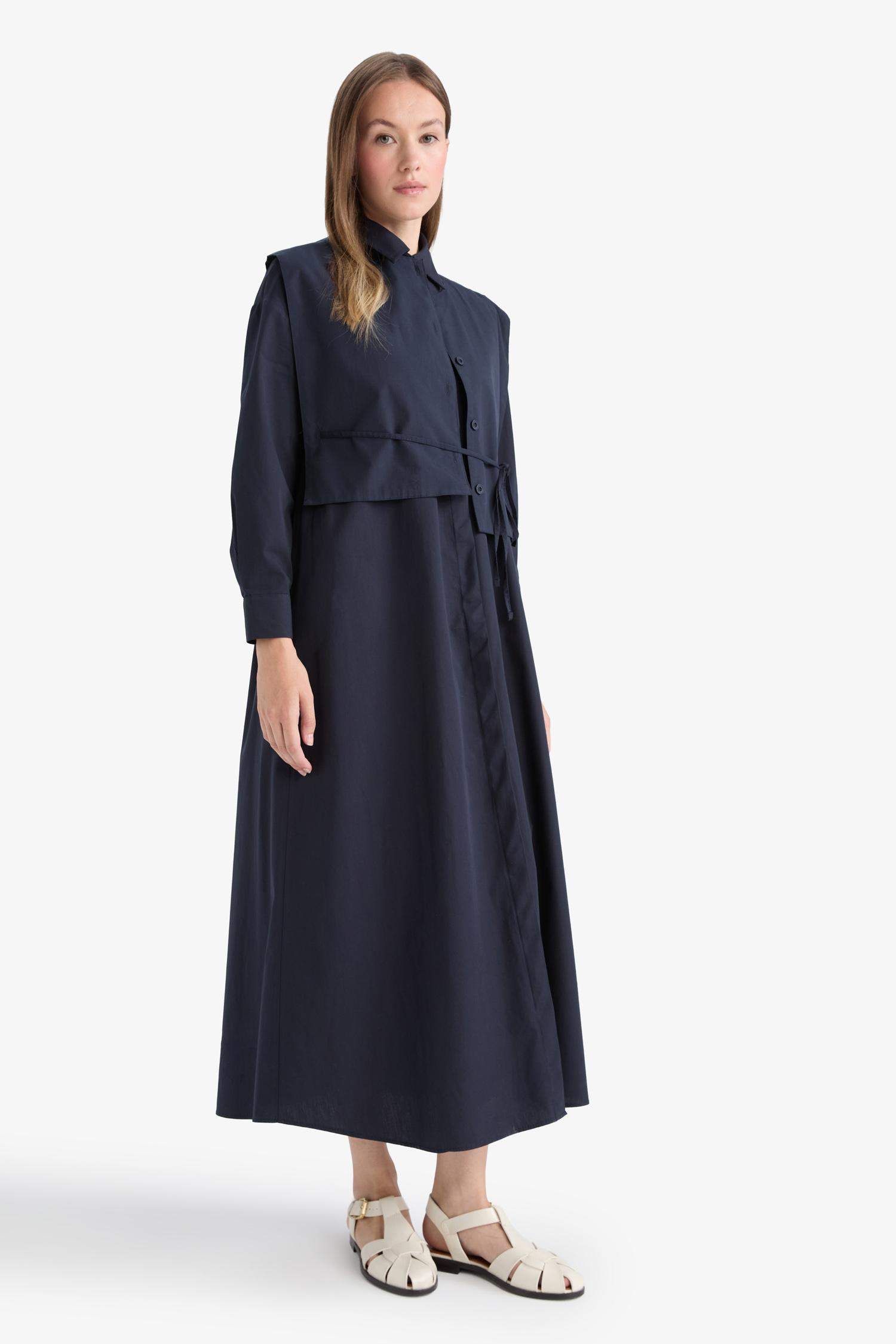 فستان كم طويل بوبلين بكتف نازل بياقة بشريط