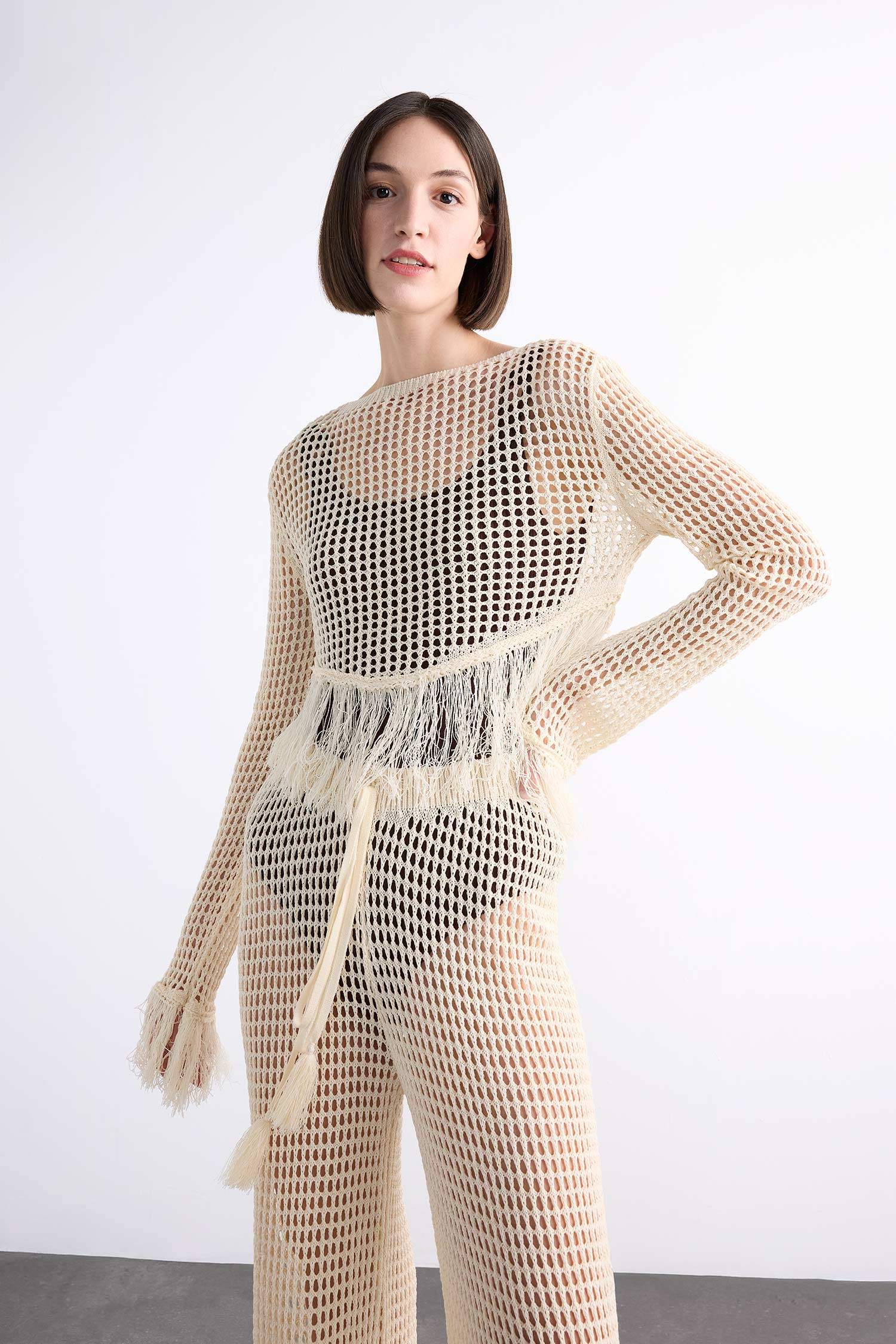 توب بحر كروشيه مكشكش ردن طويل وياخة عريضة