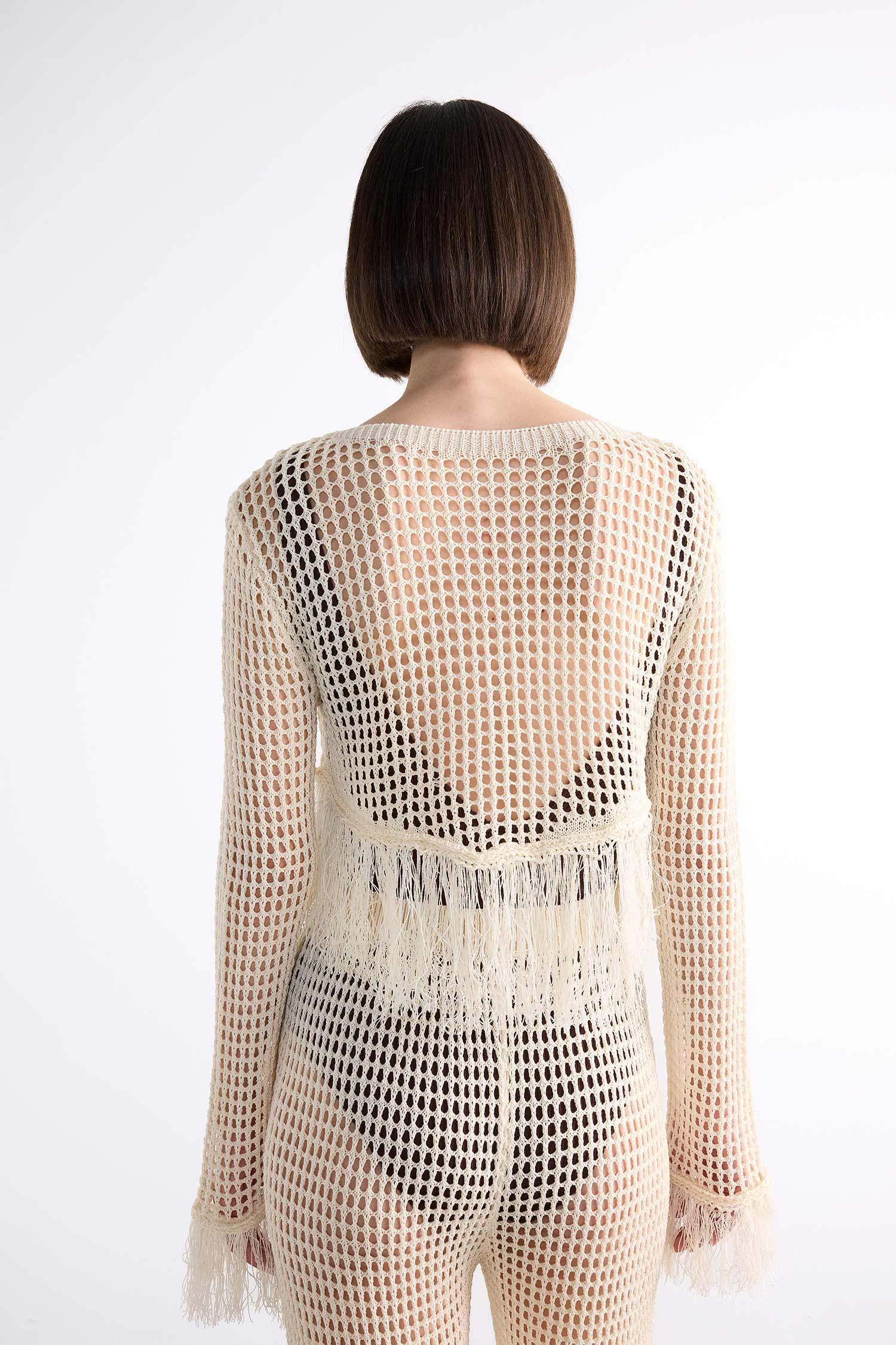 توب بحر كروشيه مكشكش ردن طويل وياخة عريضة