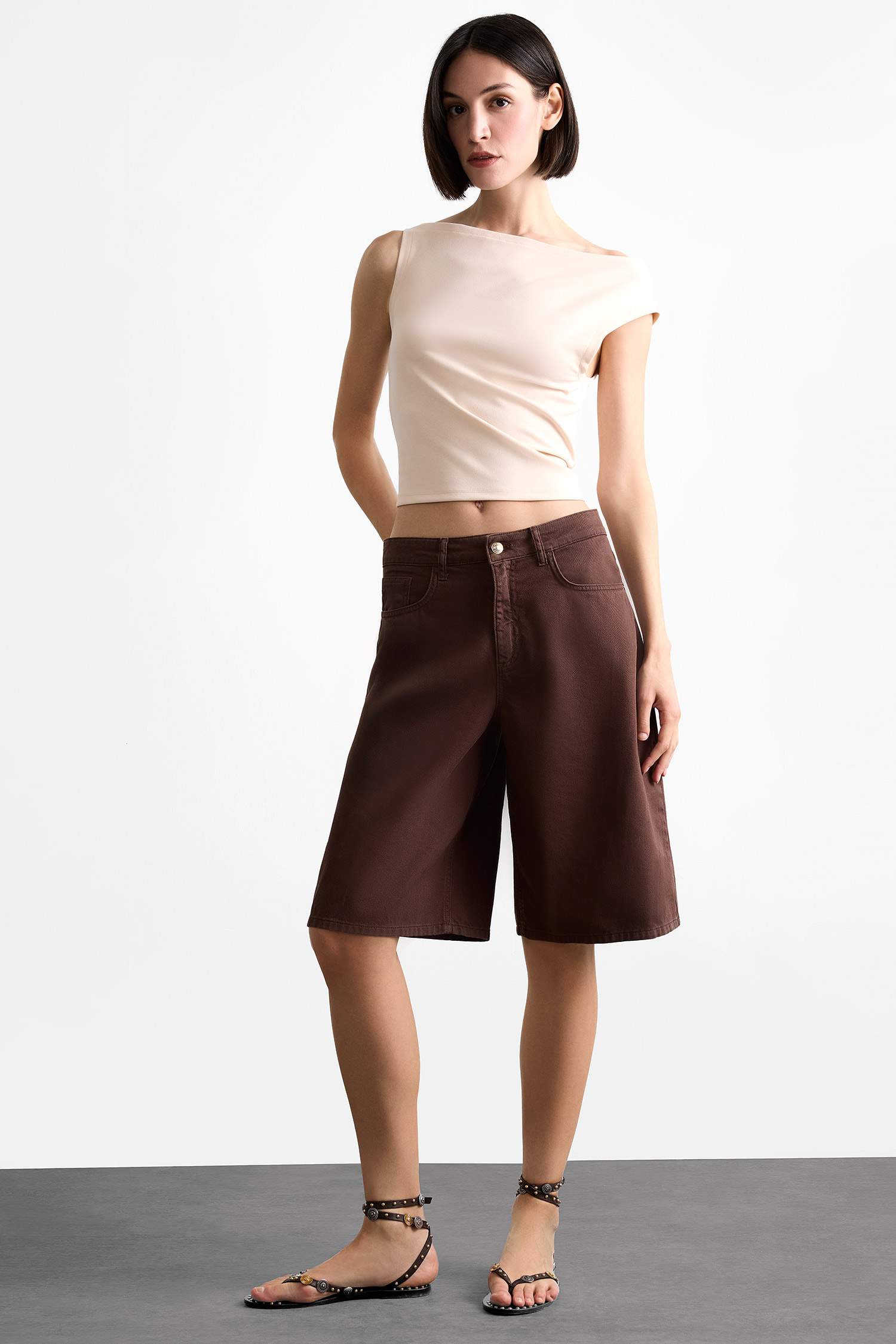 Kayık Yaka Crop Basic Düz Kolsuz Bluz