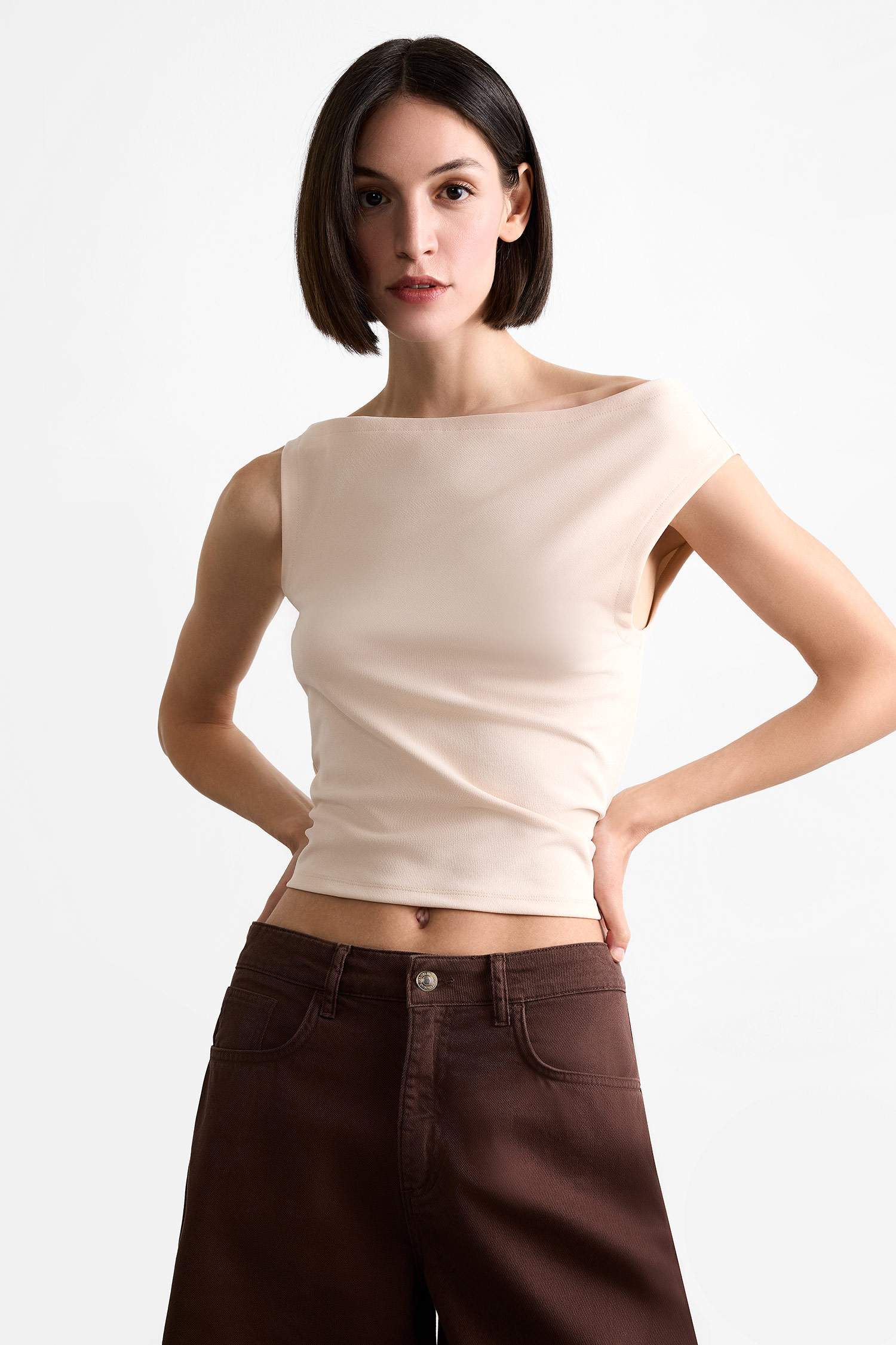 Kayık Yaka Crop Basic Düz Kolsuz Bluz