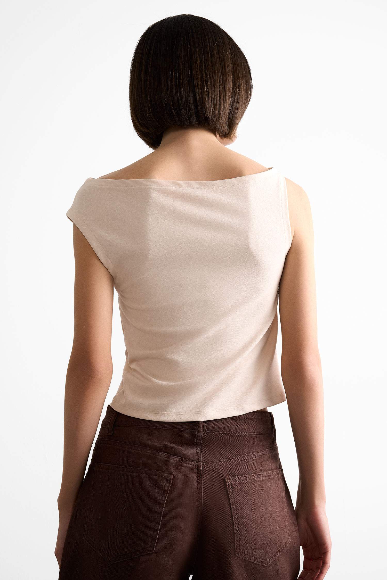 Kayık Yaka Crop Basic Düz Kolsuz Bluz