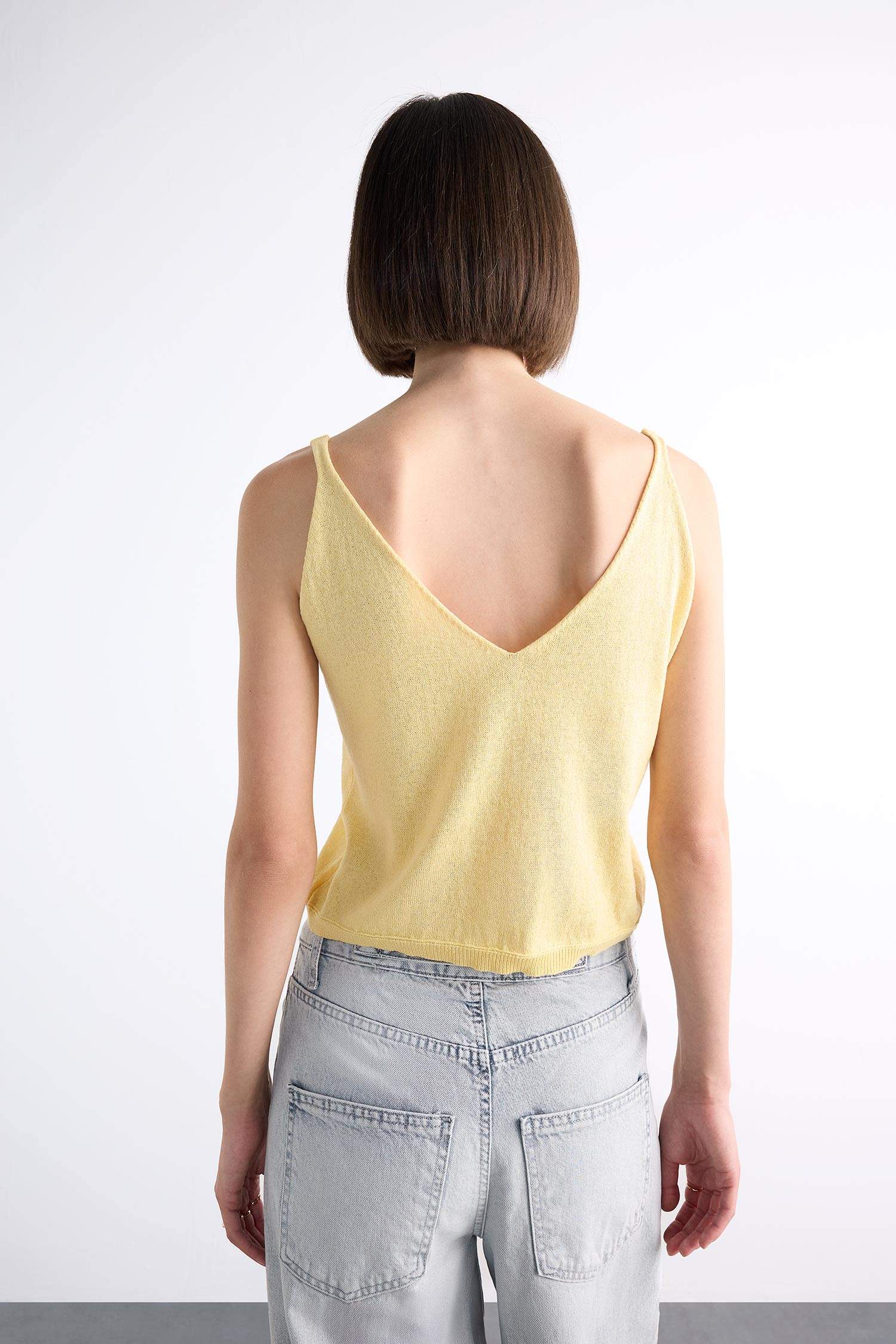 V Yaka Crop Askılı Triko Atlet