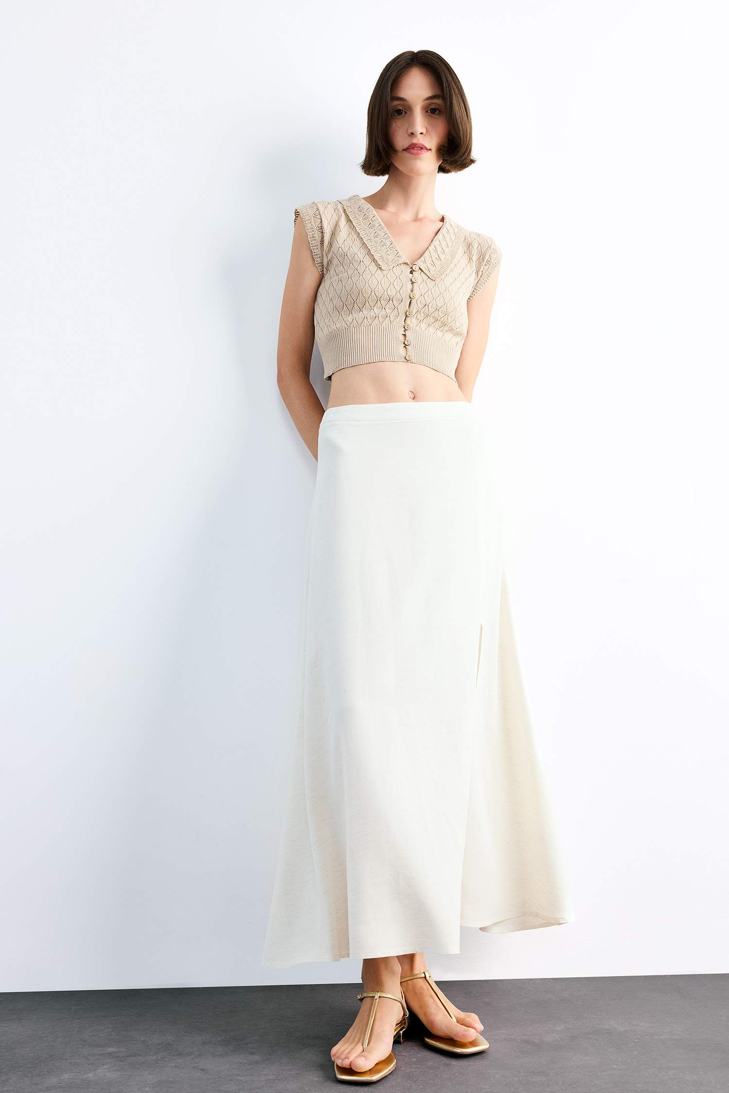 Crop Büyük Yaka Düğmeli Triko Atlet