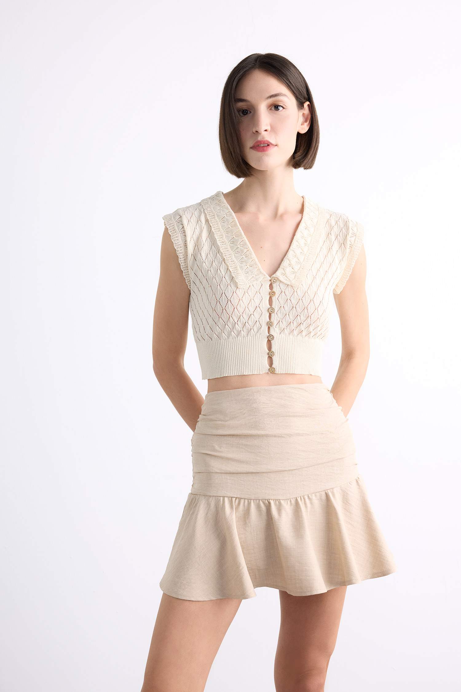 Crop Büyük Yaka Düğmeli Triko Atlet