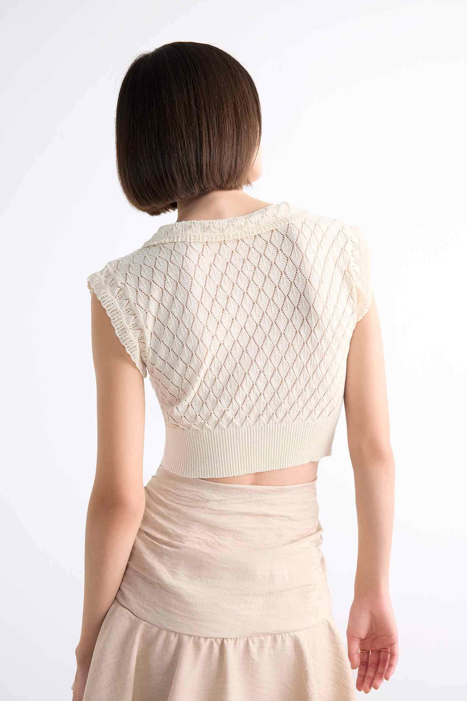 Crop Büyük Yaka Düğmeli Triko Atlet