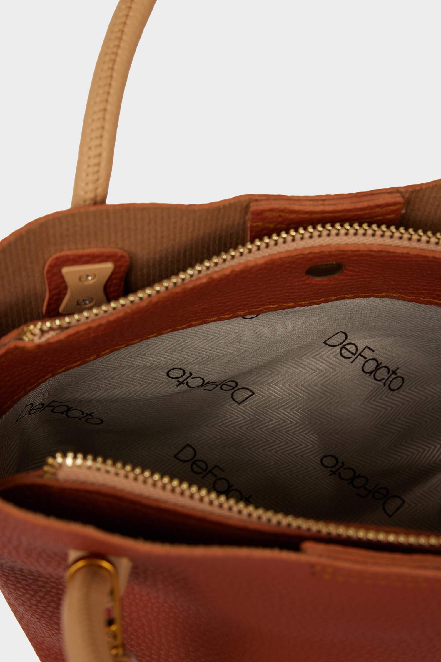 شنطة كتف حريمي