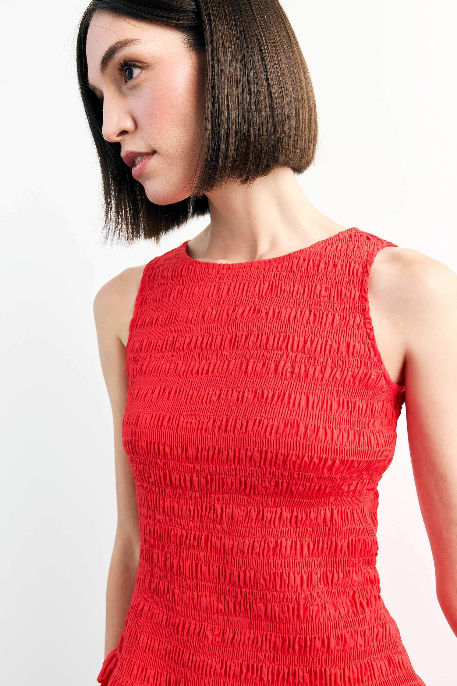 Yuvarlak Yaka Gipeli Kırmızı Mini Elbise