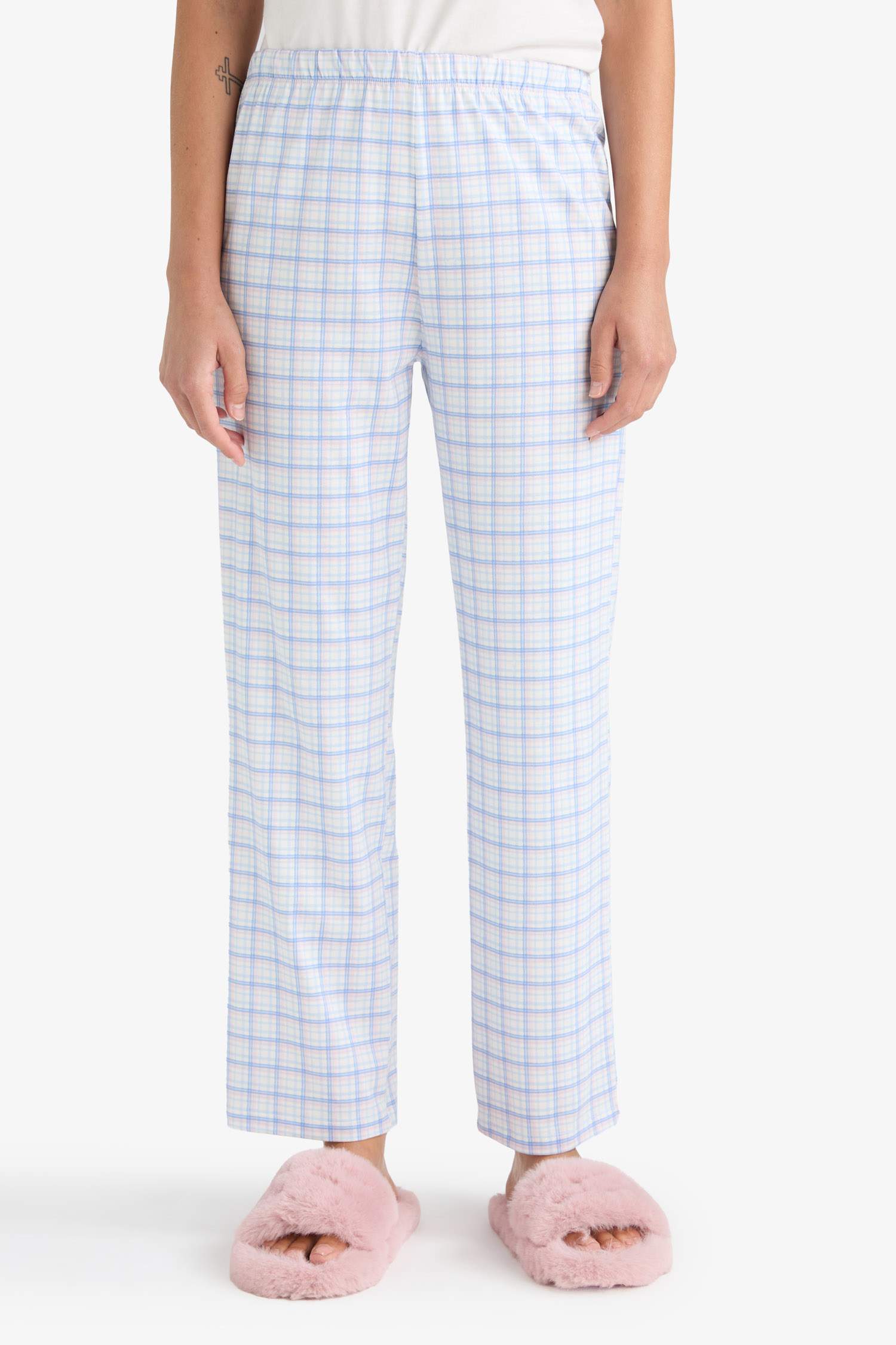 طقم قصة عادية بأكمام قصيرة من قطعتين