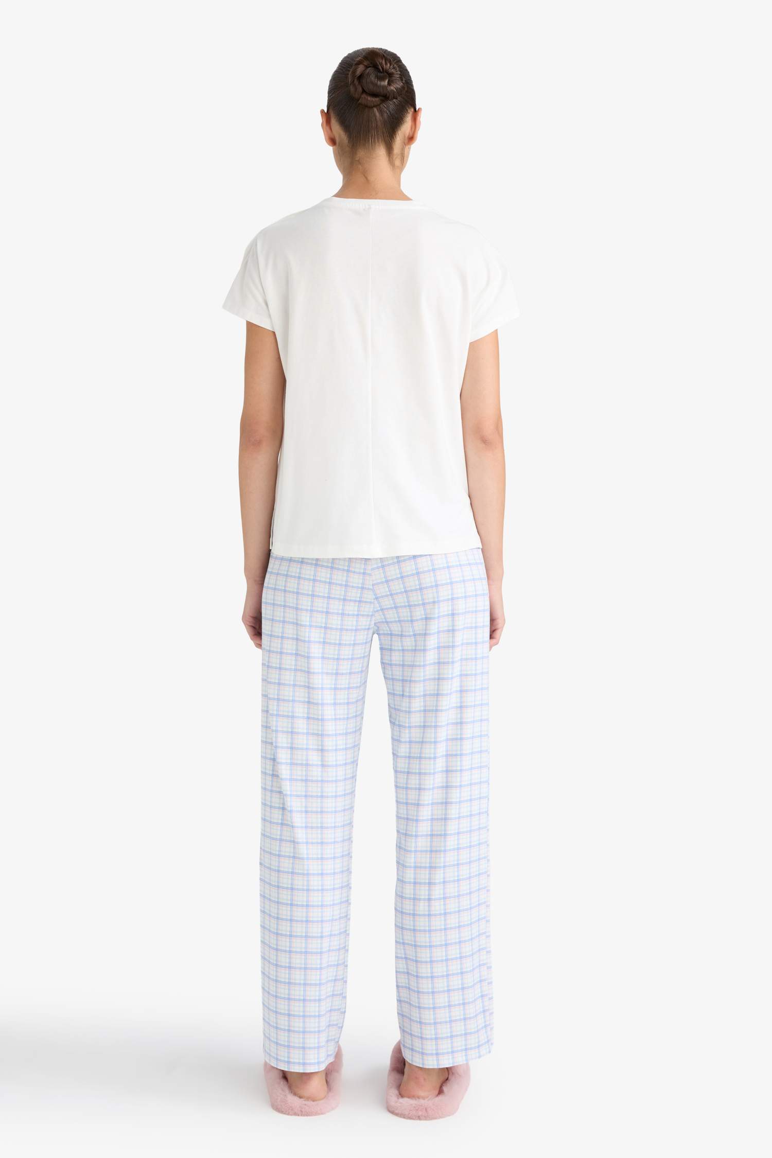 طقم قصة عادية بأكمام قصيرة من قطعتين