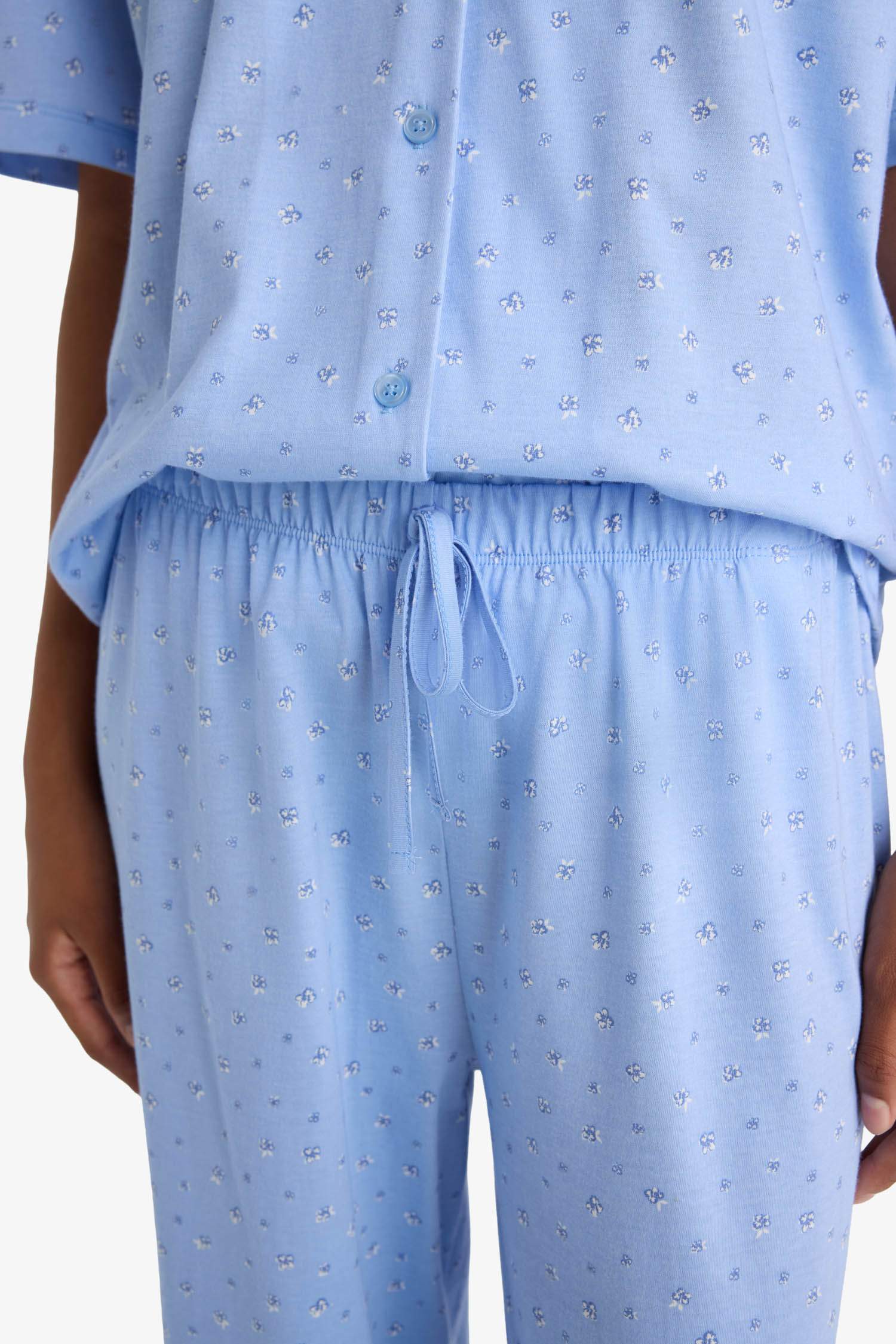 Pijama Takımı Regular Fit V Yaka Düğmeli Kısa Kollu Üst Uzun Alt-Fall in Love