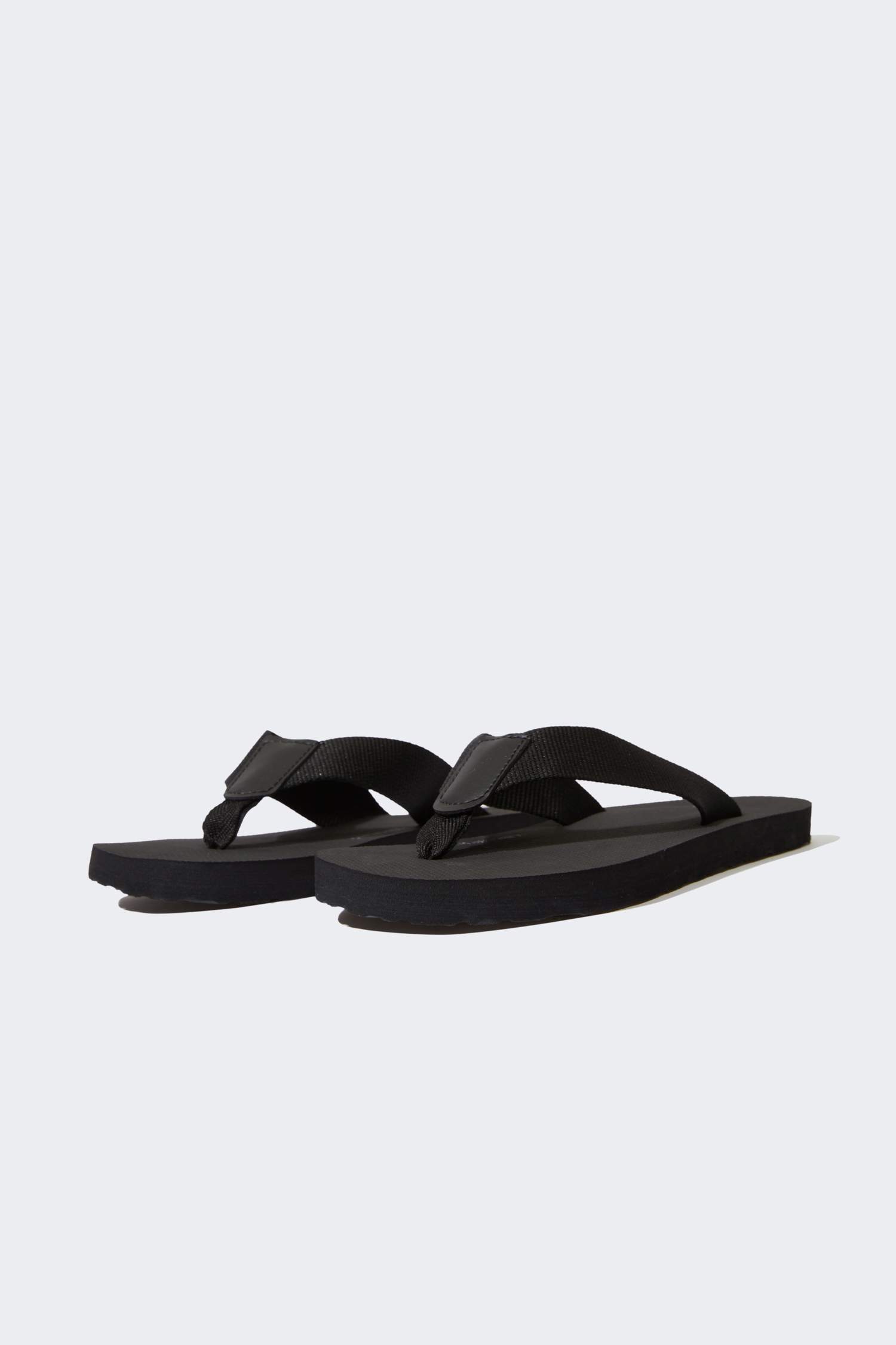 Kadın Düz Taban Parmak Arası Terlik