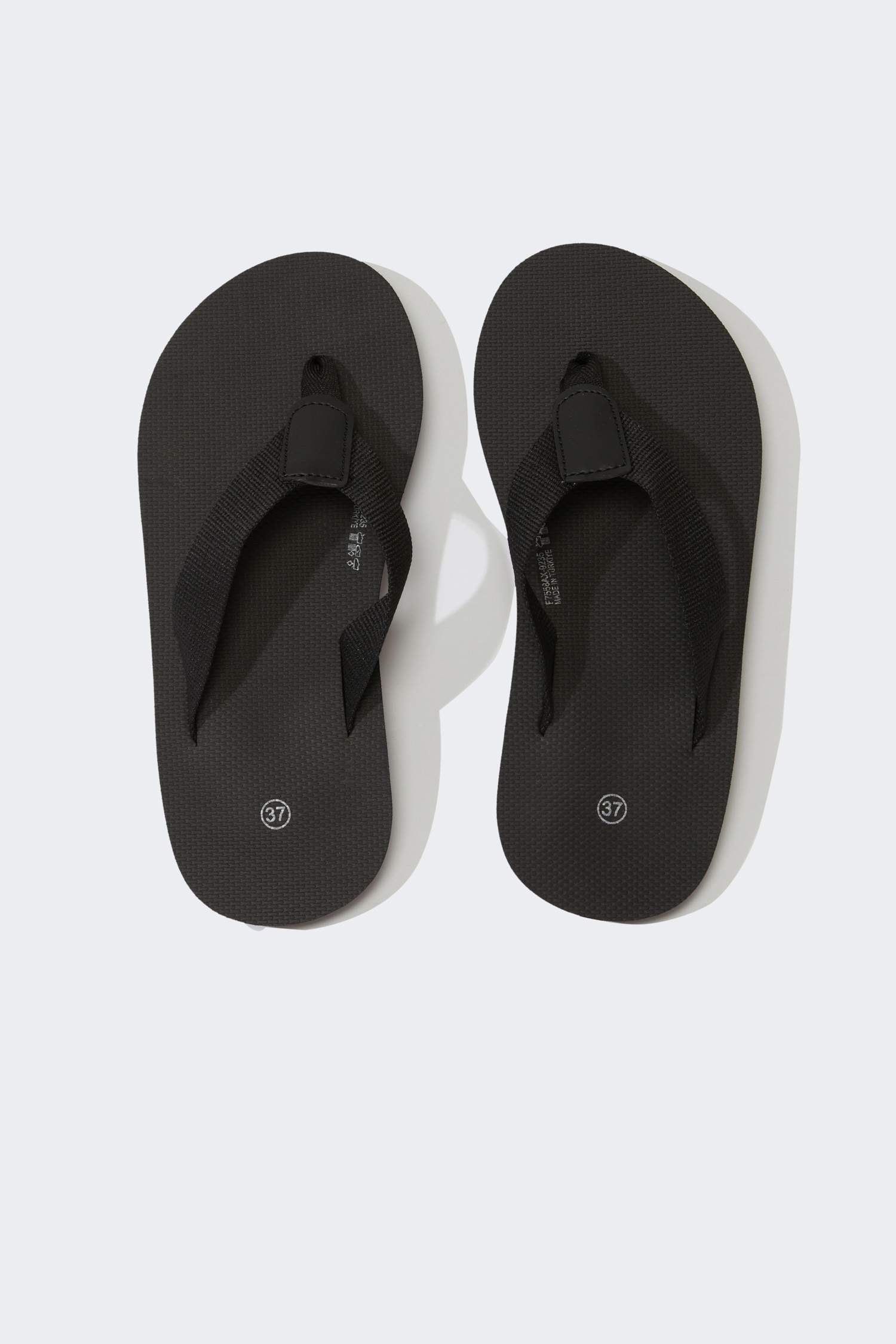 Kadın Düz Taban Parmak Arası Terlik