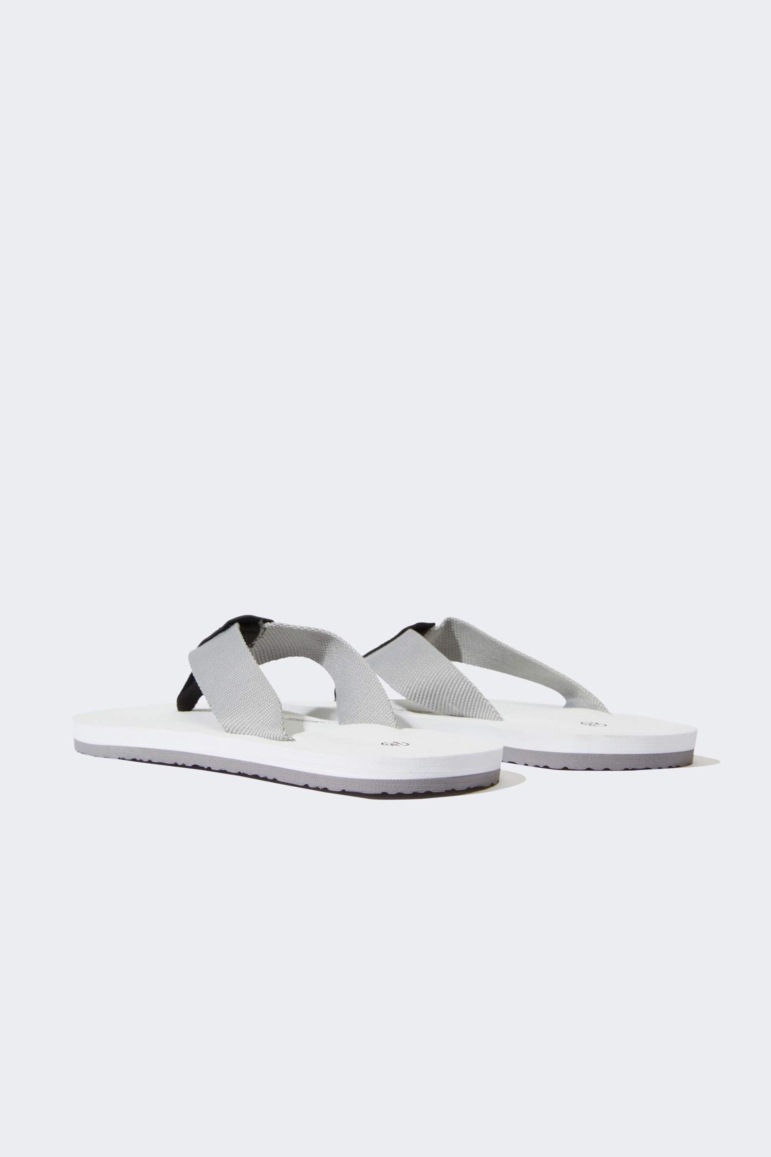 Kadın Düz Taban Parmak Arası Terlik