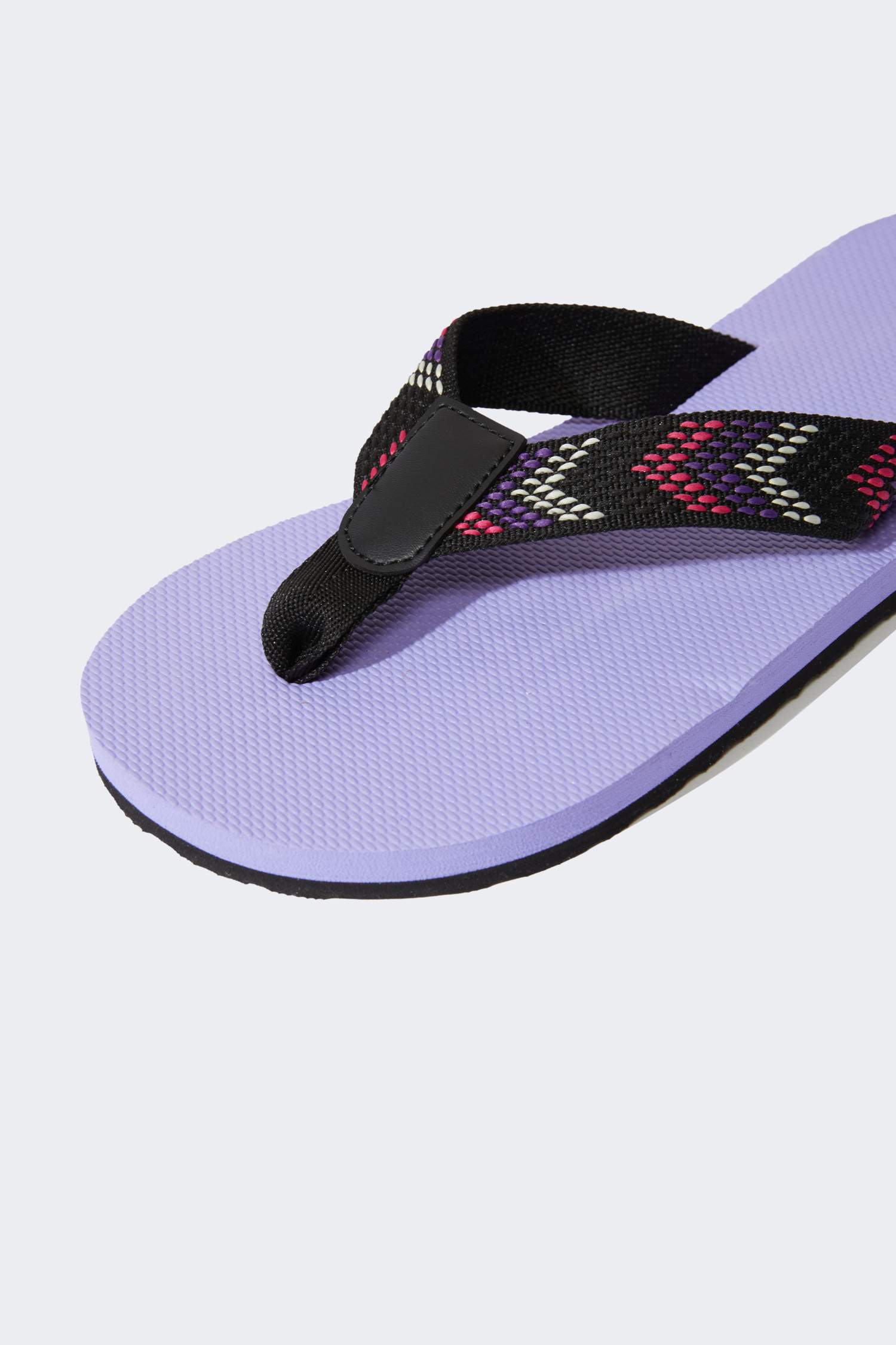 Kadın Düz Taban Parmak Arası Terlik