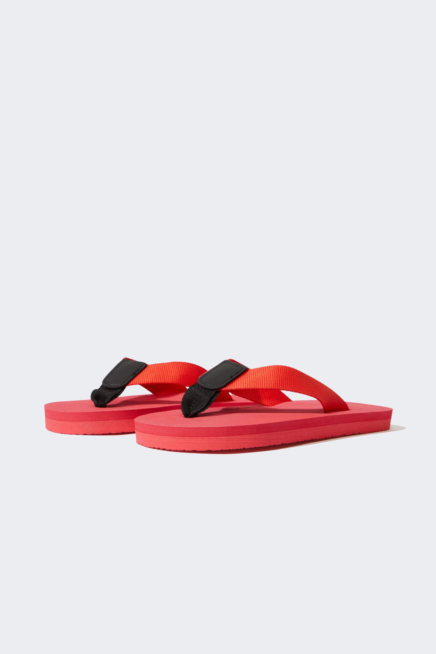 Kadın Düz Taban Parmak Arası Terlik