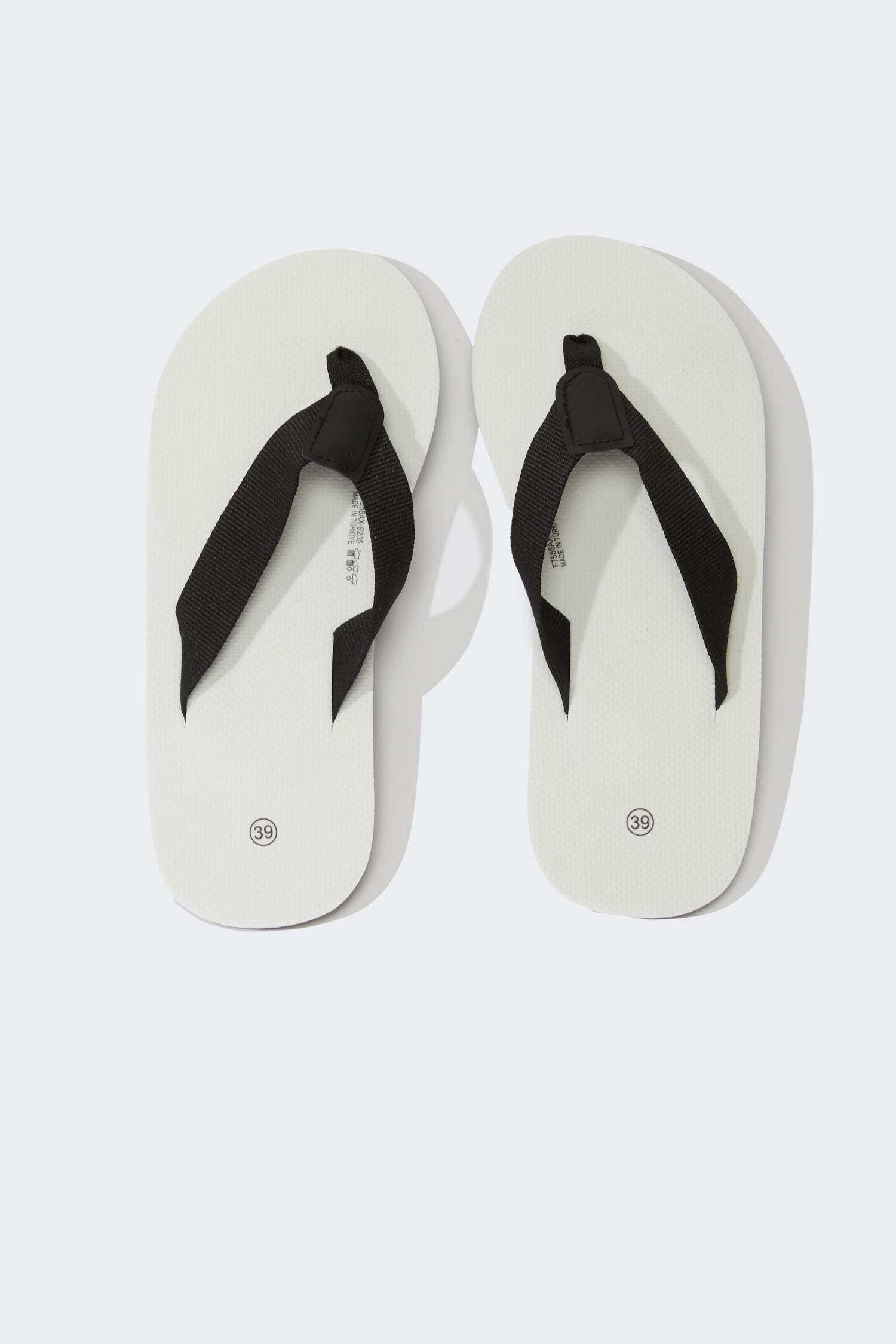 Kadın Düz Taban Parmak Arası Terlik