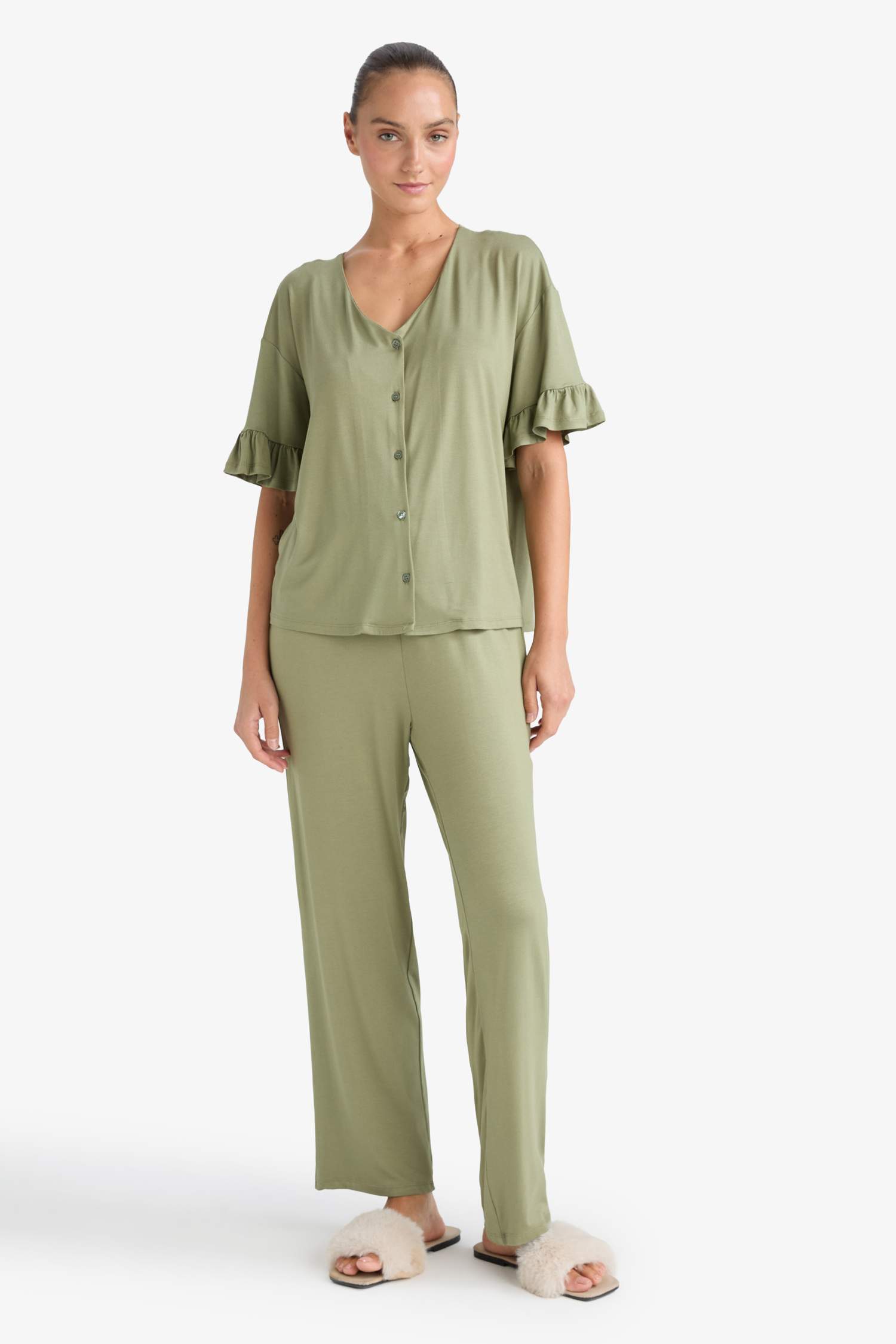 طقم بيجاما قصة عادية من Fall in Love - قطعتين