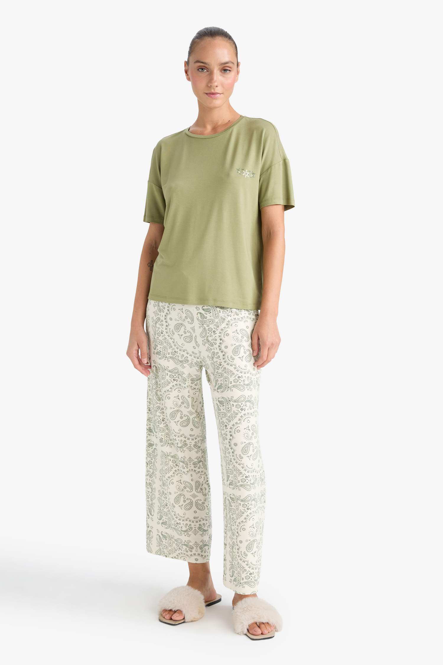 Fall in Love Regular Fit 2 Piece Printed Pyjama Set