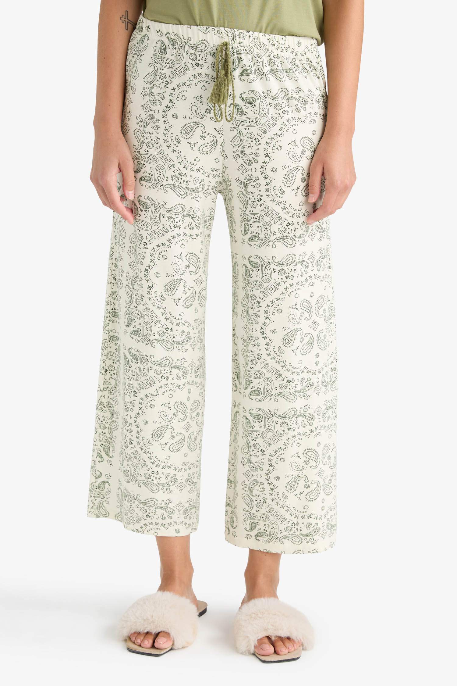 Fall in Love Regular Fit 2 Piece Printed Pyjama Set