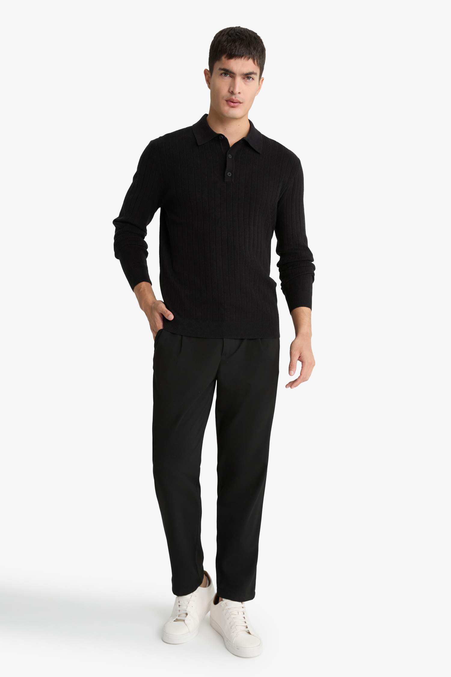 بلوز تريكو قصة عادية بياخة بولو بأزرار