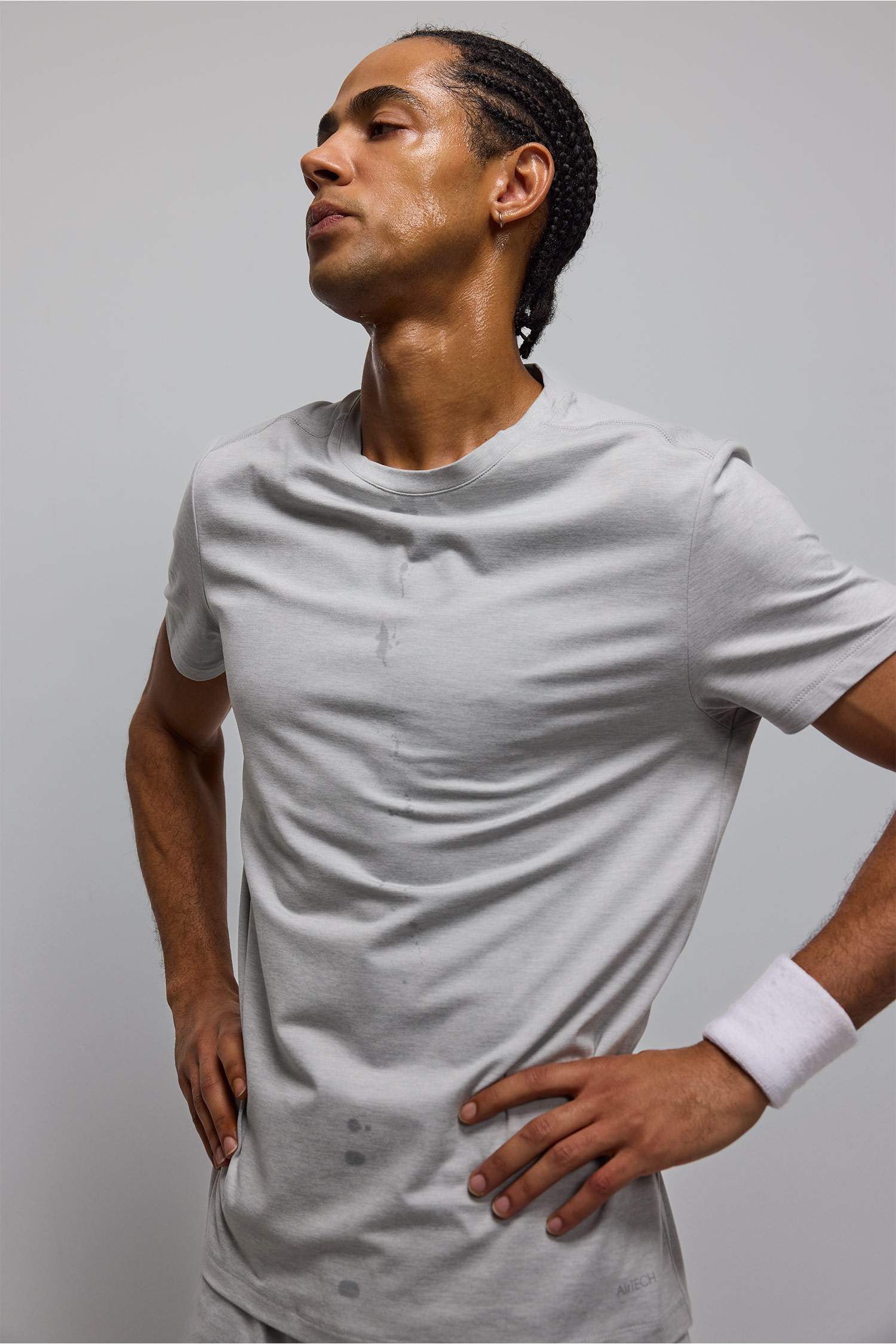 Standart Fit дөңгелек жағалы спорттық қысқа жеңді футболка