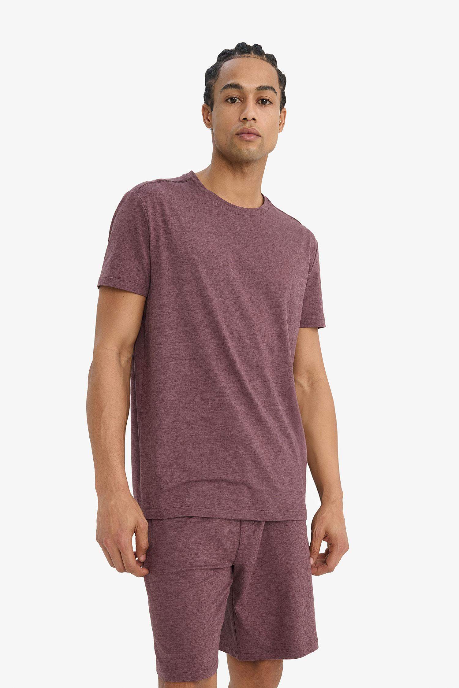 Standart Fit дөңгелек жағалы спорттық қысқа жеңді футболка