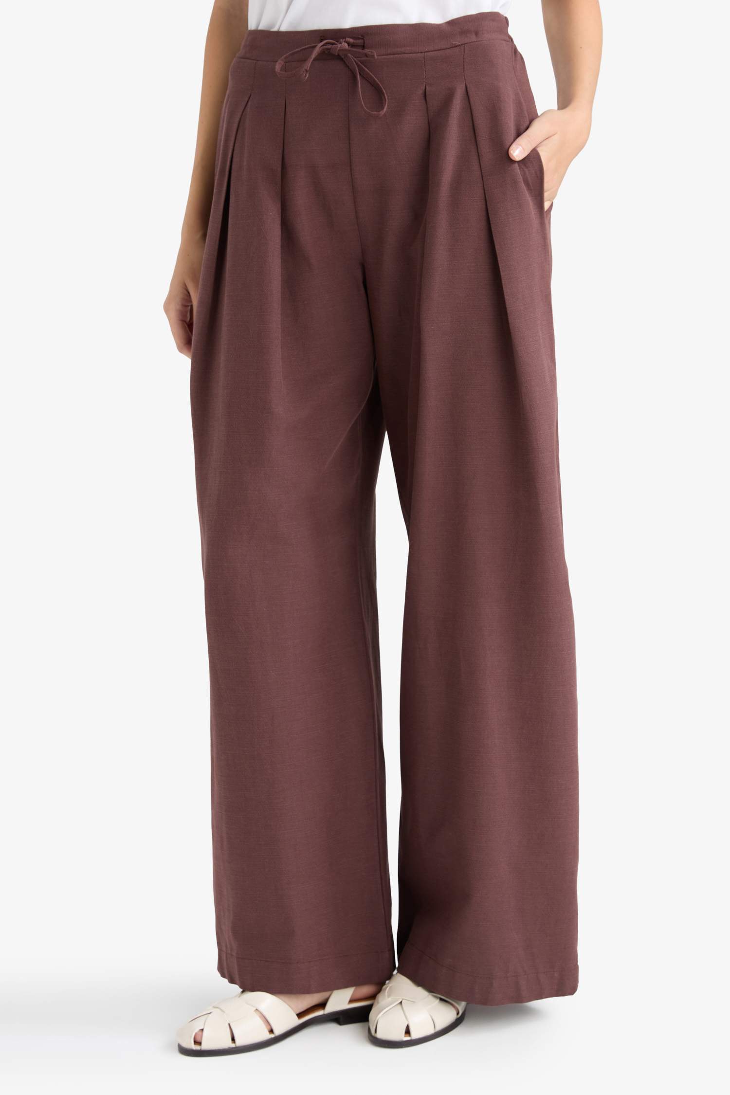 بنطرون برجل واسع وايد ليج من مزيج الكتان