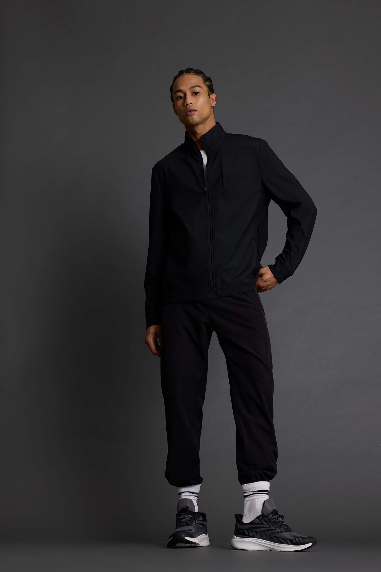 كارديجان قصة عادية بياقة عالية بجيب فليتو