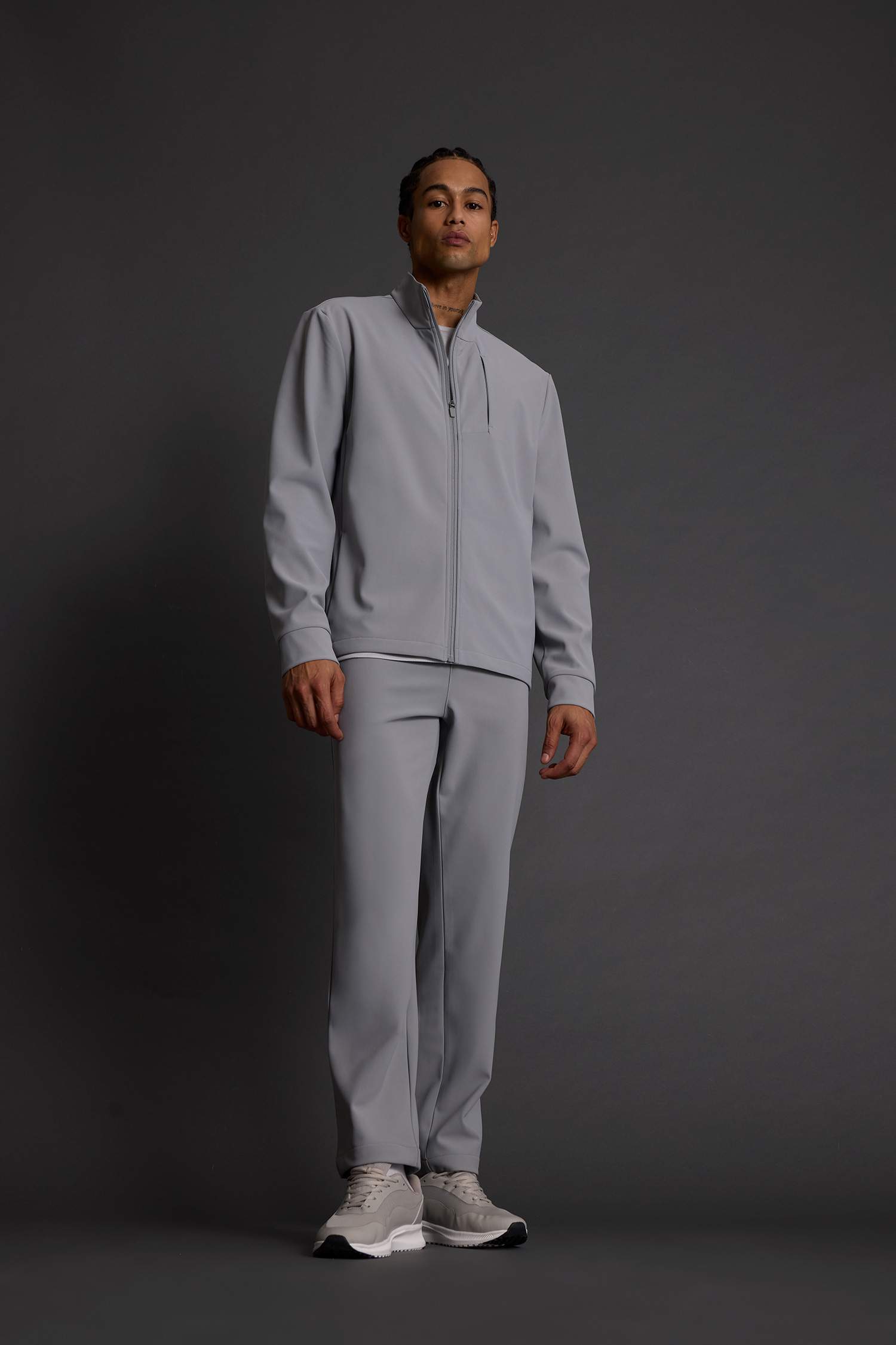 كارديجان قصة عادية بياقة عالية بجيب فليتو