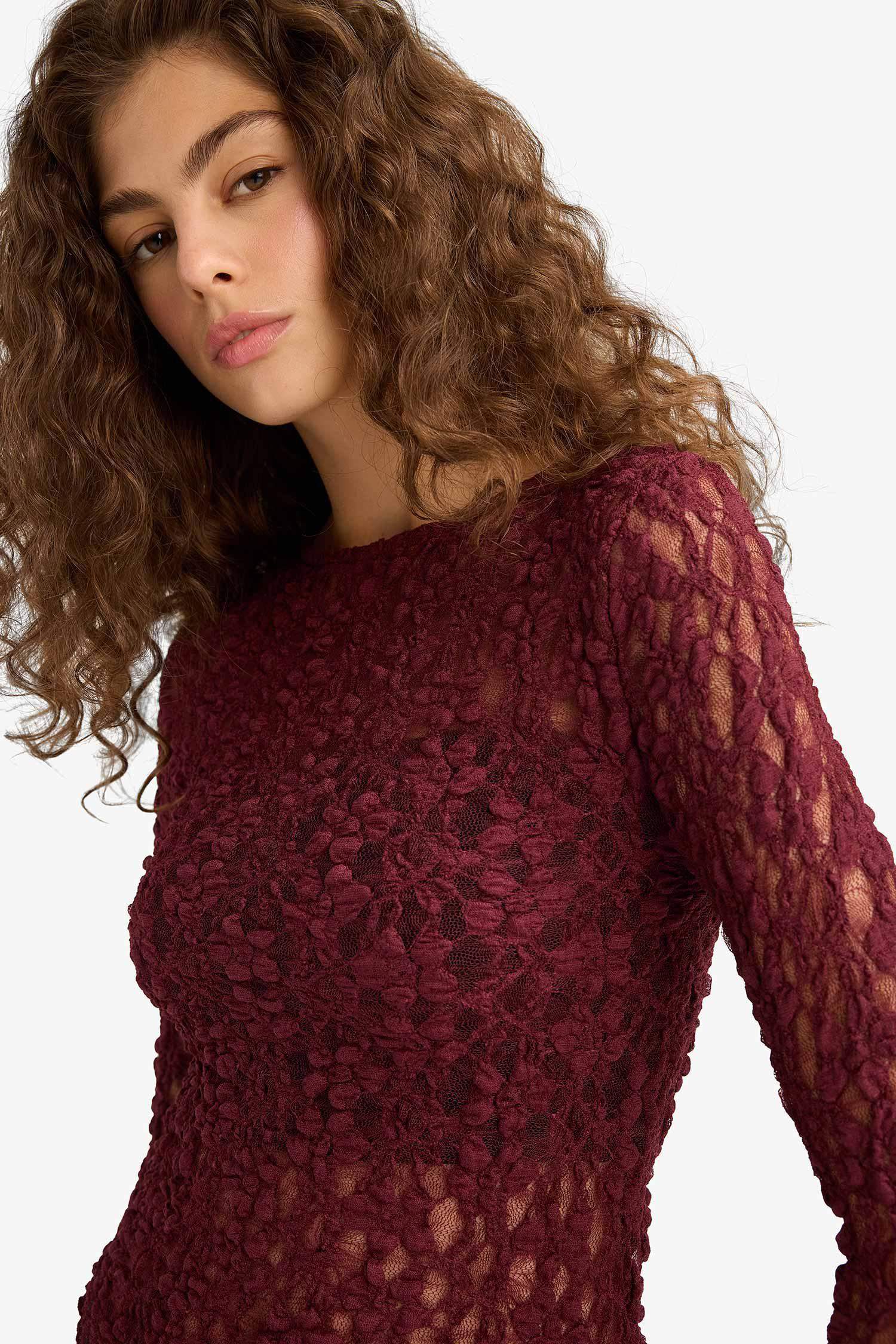 بلوزة ردن طويل دانتيل غير متماثل