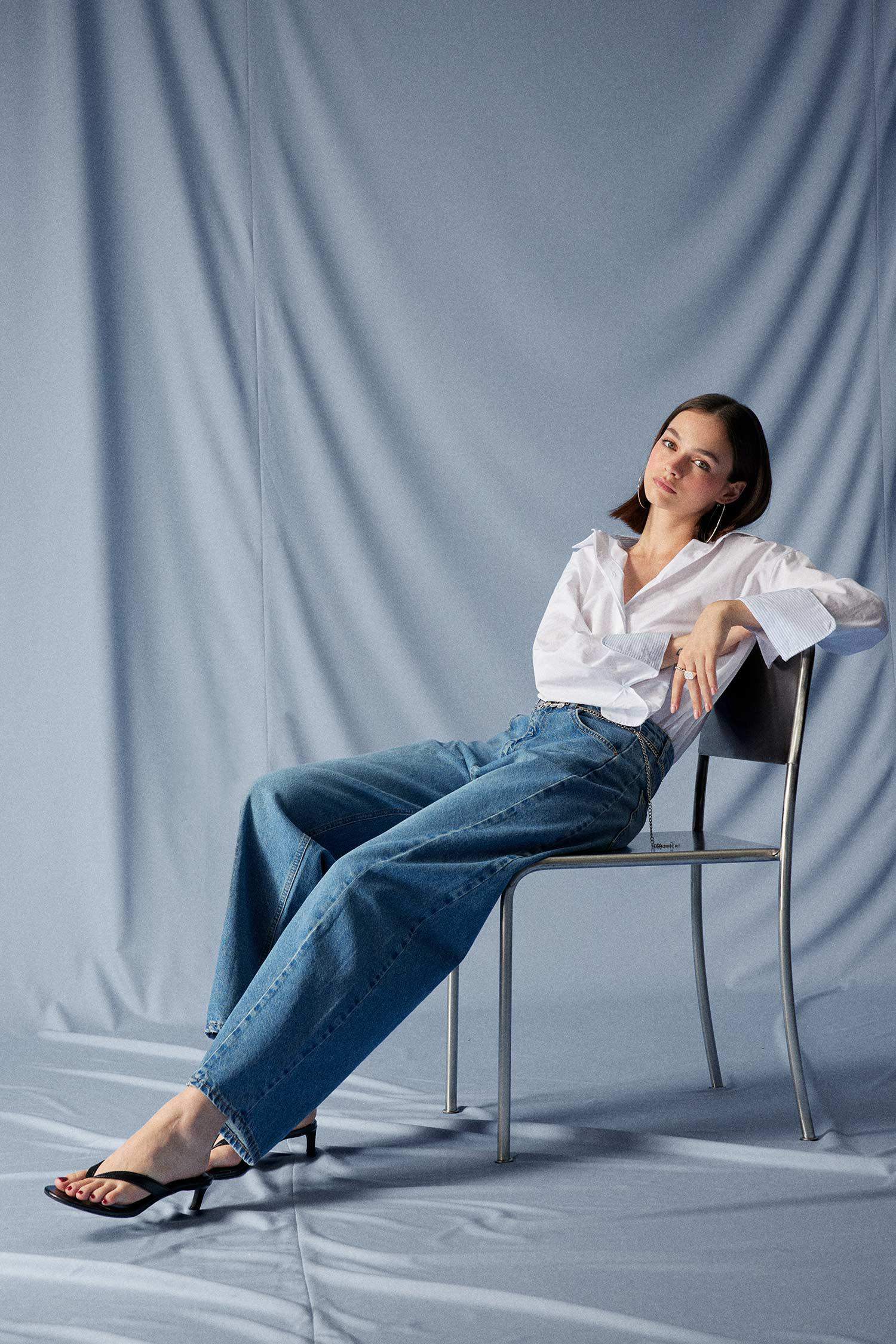 بنطرون جينز باريل فيت بخصر عالي