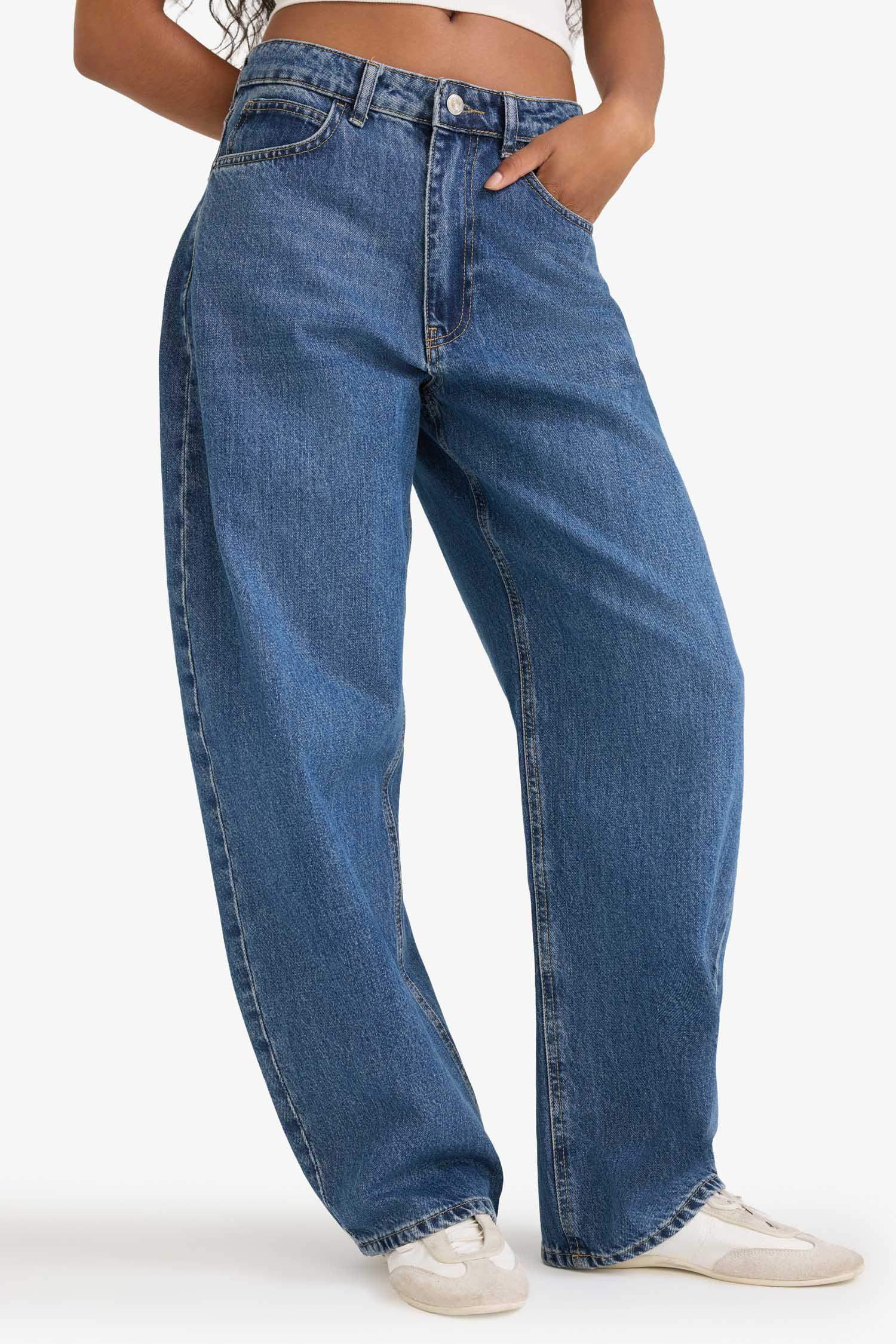 Barrel Fit High Waist Washed Jeans