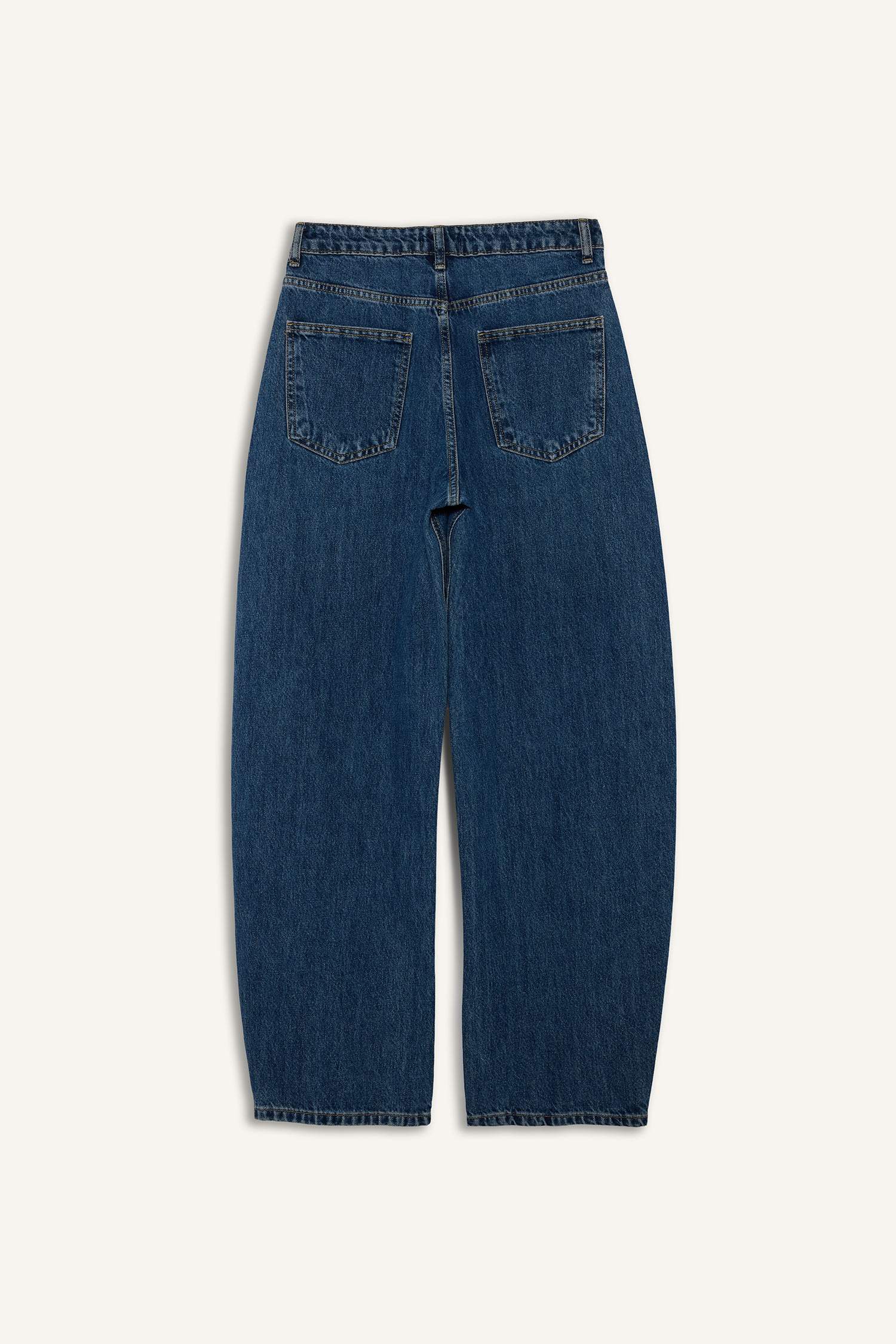 بنطرون جينز باريل فيت بحافة مطوية وخصر عالي