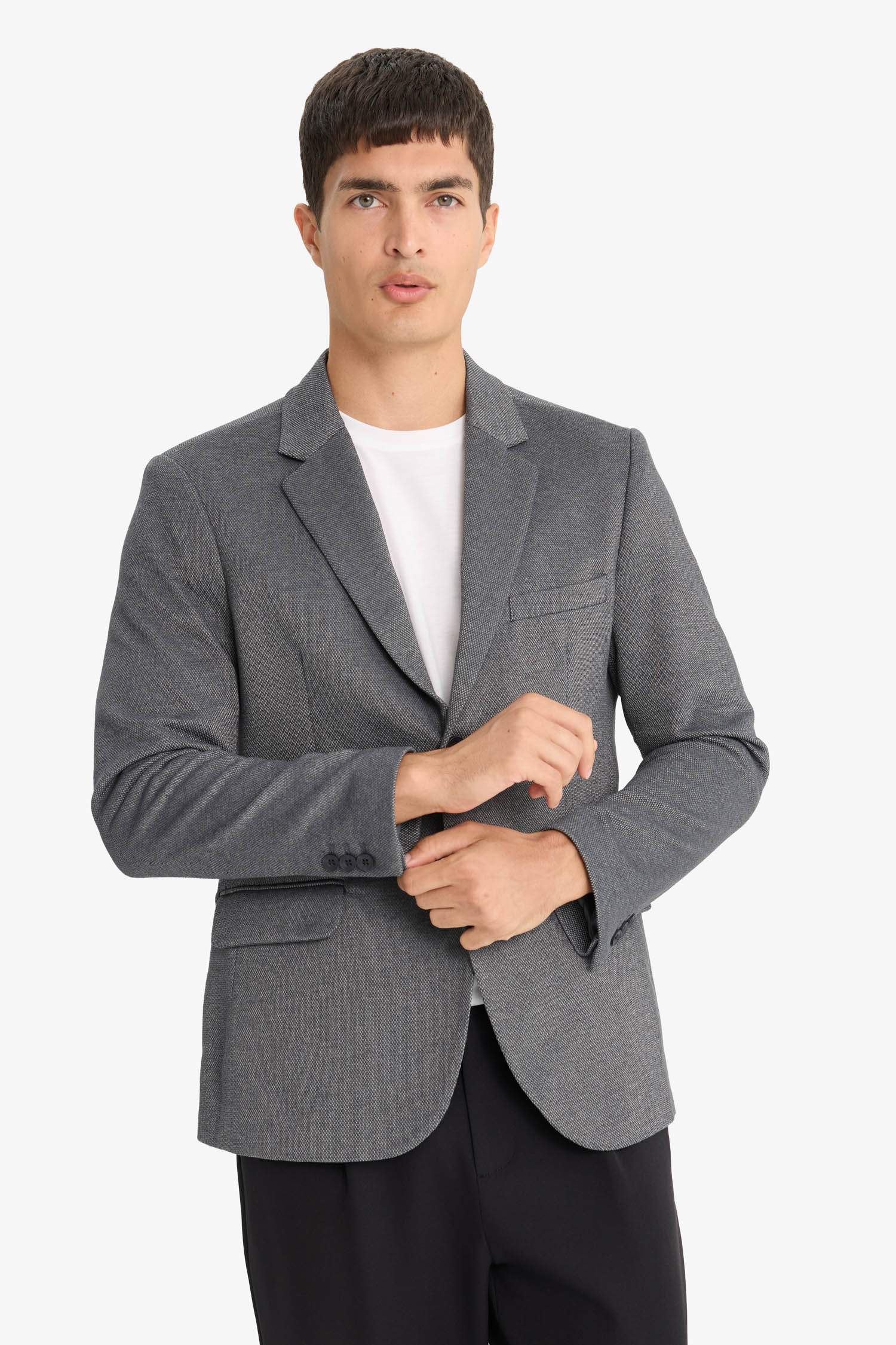 بليزر سليم فيت محبوك