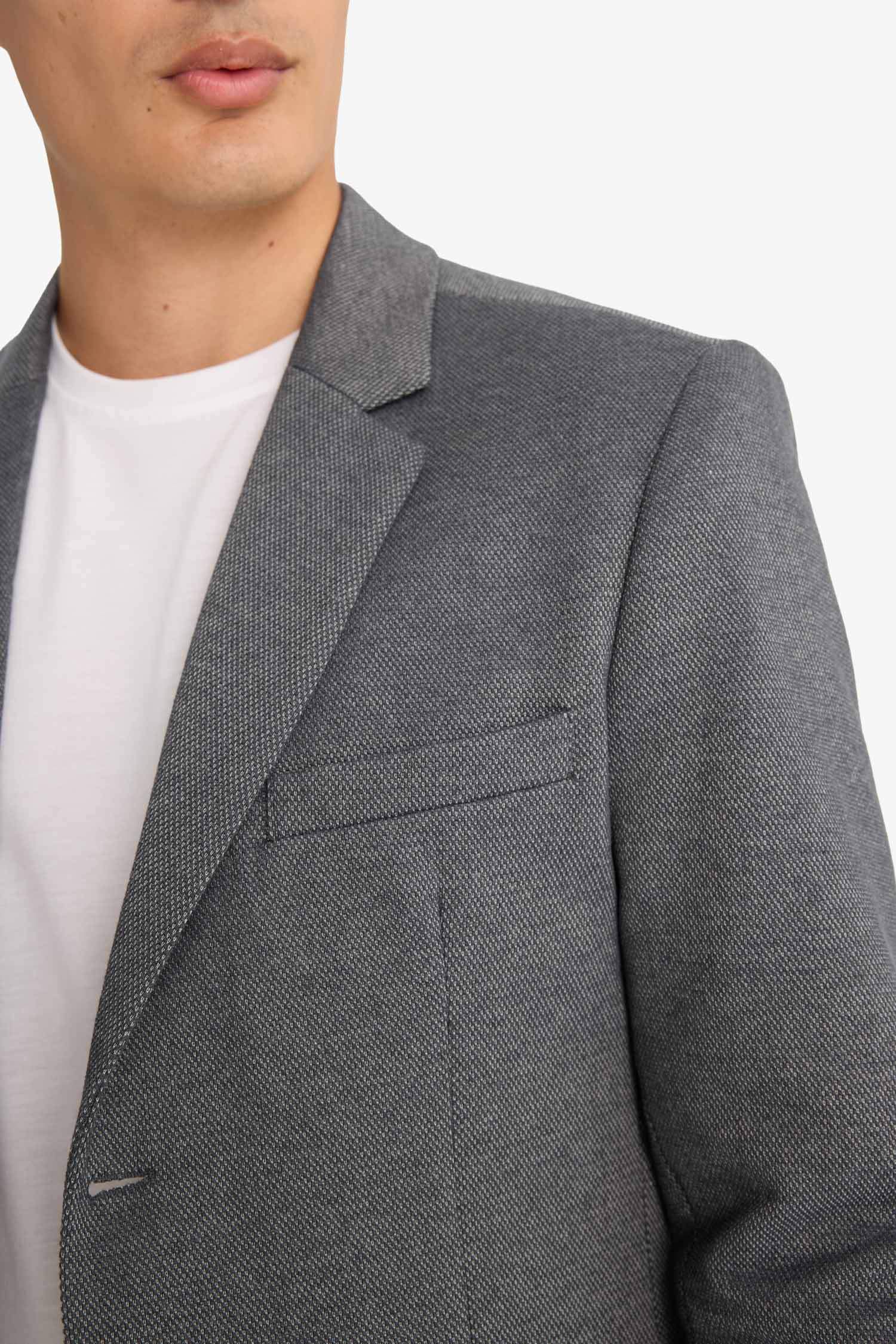 بليزر سليم فيت محبوك