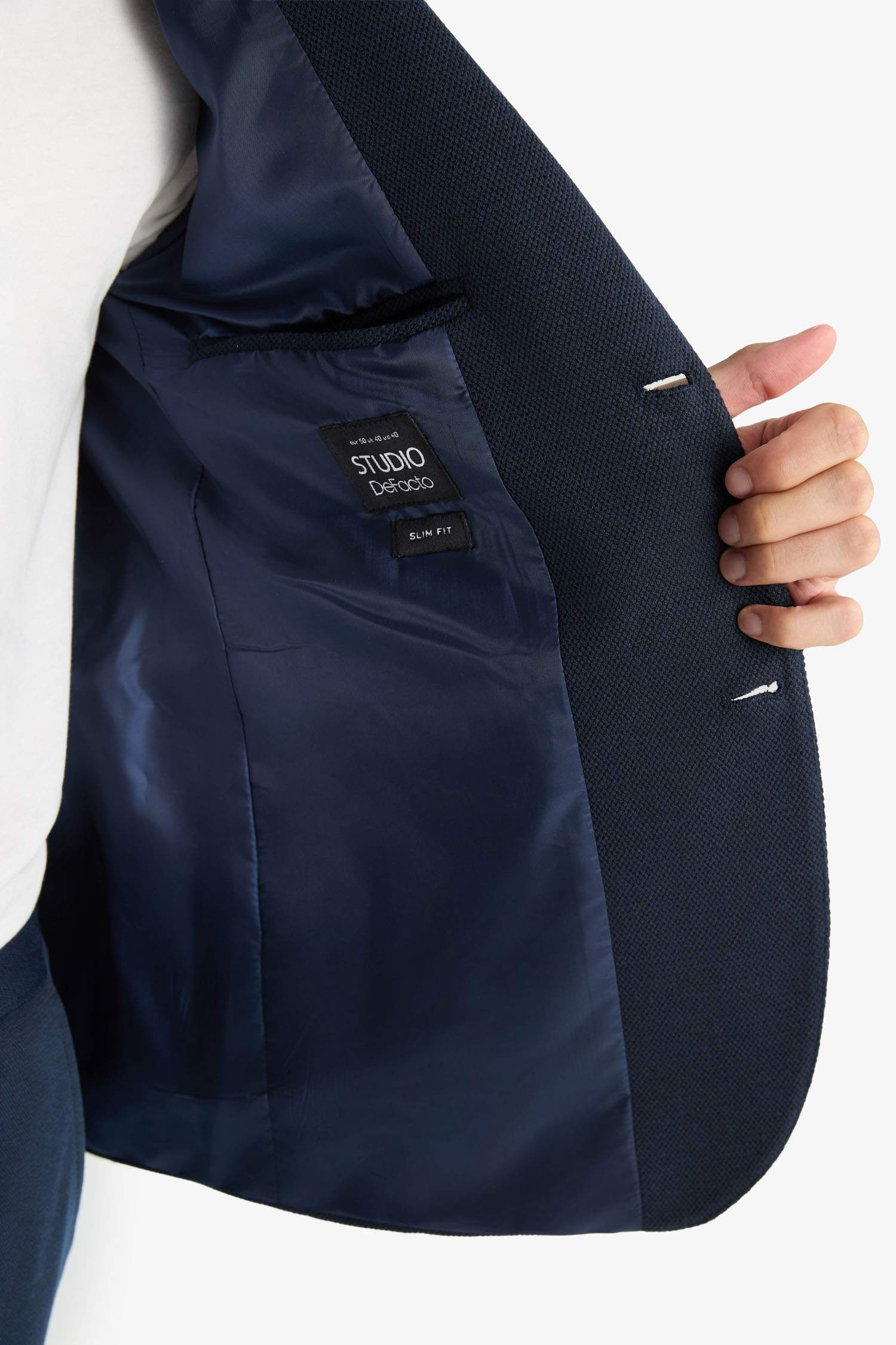 بليزر سليم فيت محبوك