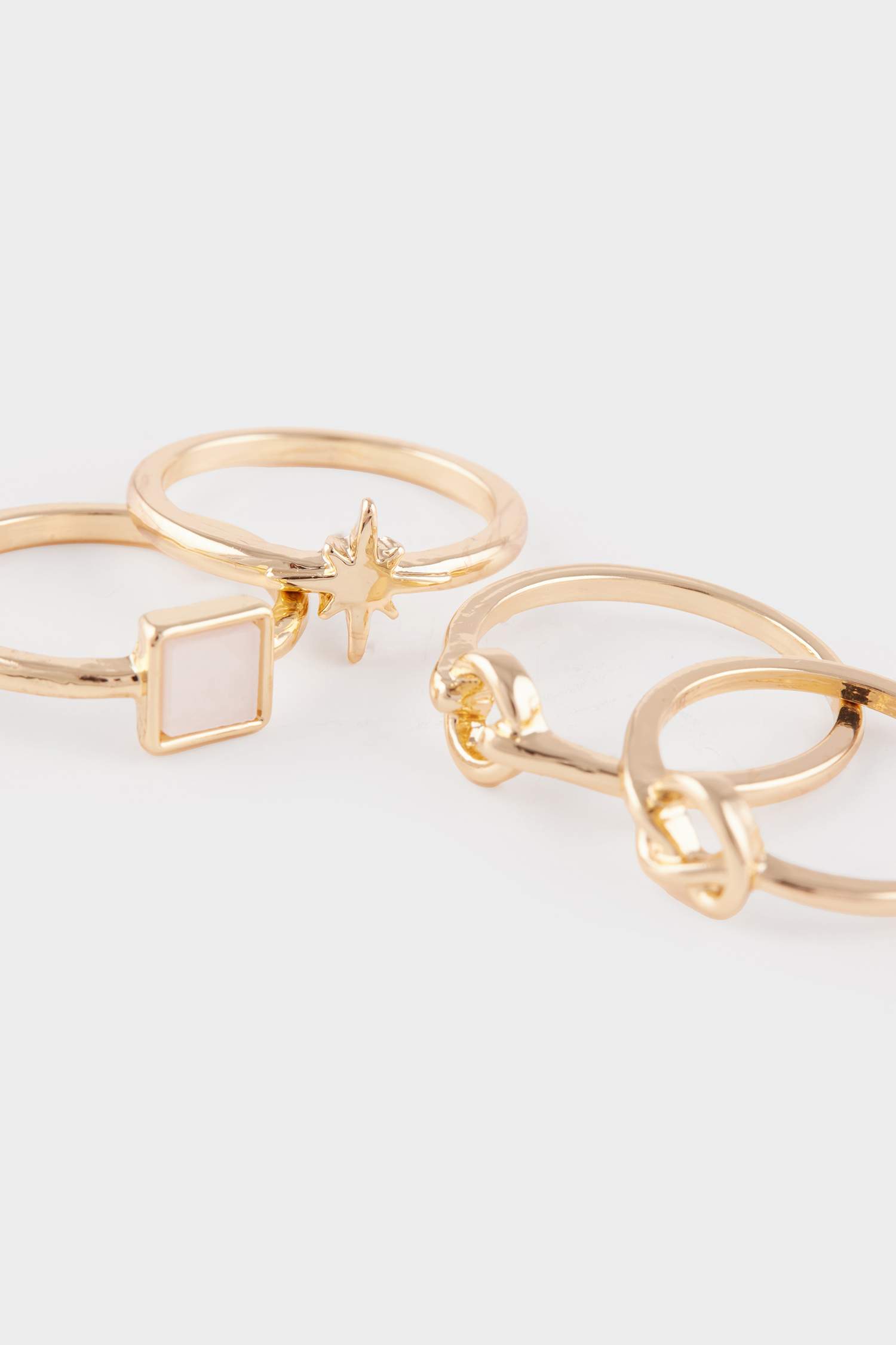 Kadın 8'li Gold Yüzük