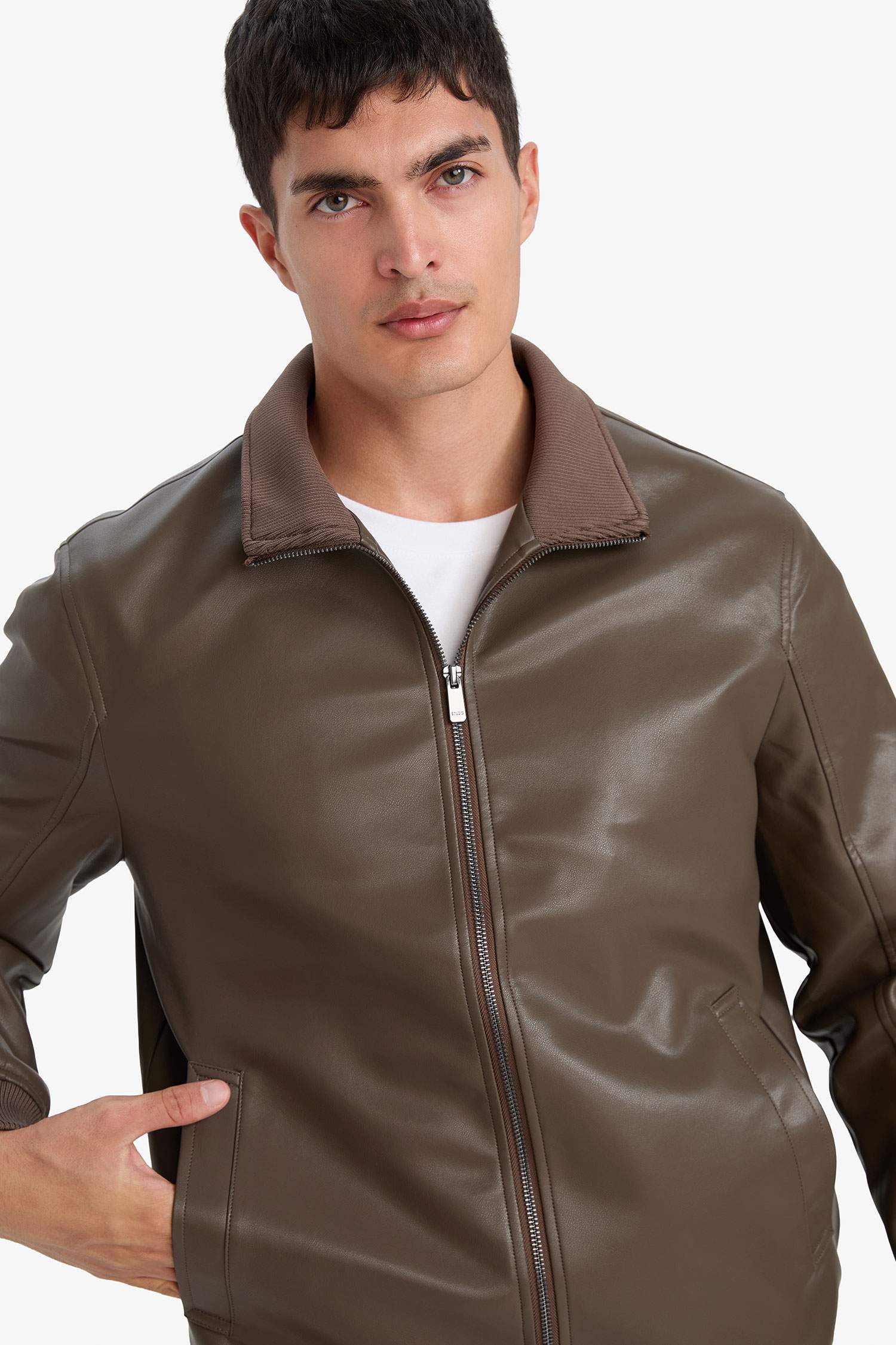 Veste en similicuir à col montant doublée zippée Coupe slim