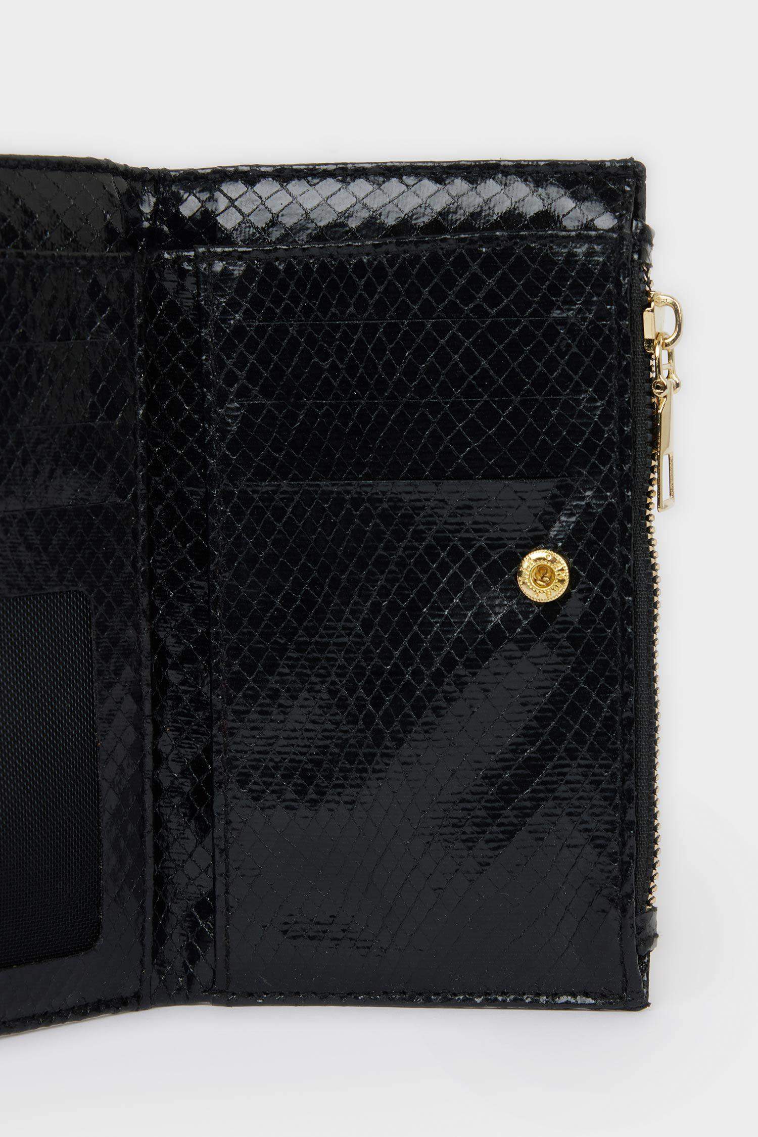 Woman Faux Leather Wallets