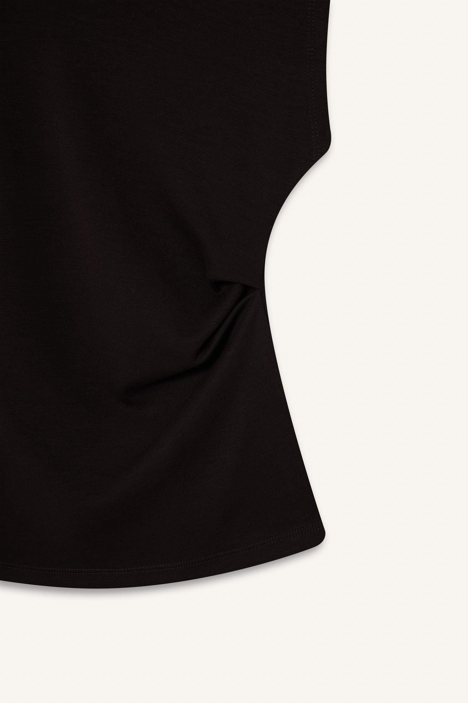 Slim Fit Dar Kesim Yarım Balıkçı Yaka Pike Kolsuz Bluz