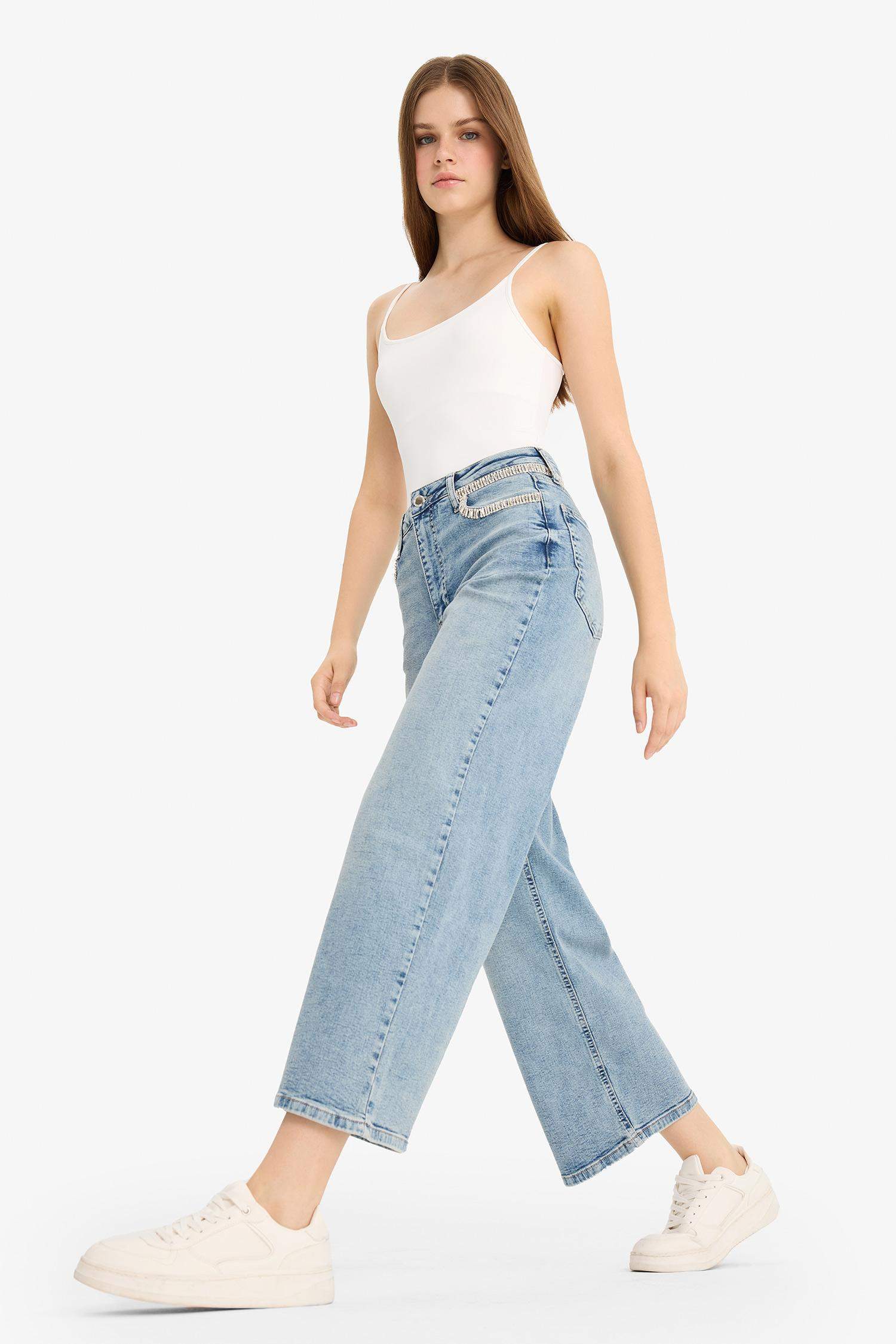 Kısa Geniş Paça Yüksek Bel Bilek Boy Jean Yıkamalı Pantolon