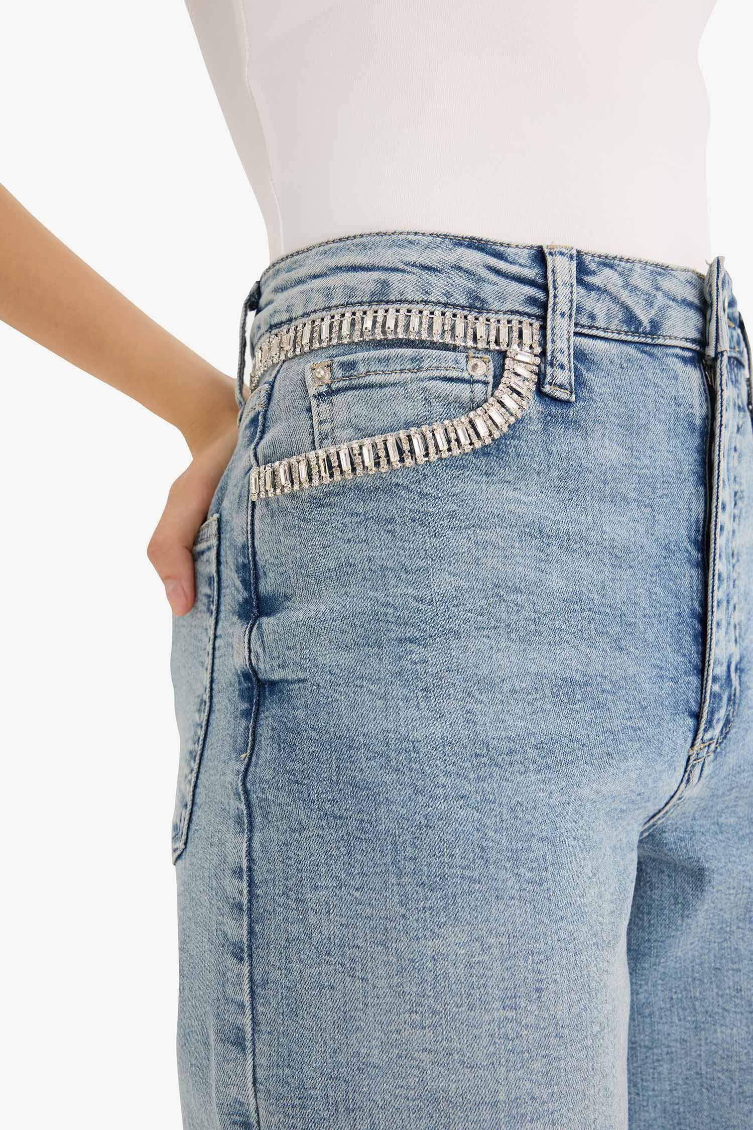 Kısa Geniş Paça Yüksek Bel Bilek Boy Jean Yıkamalı Pantolon