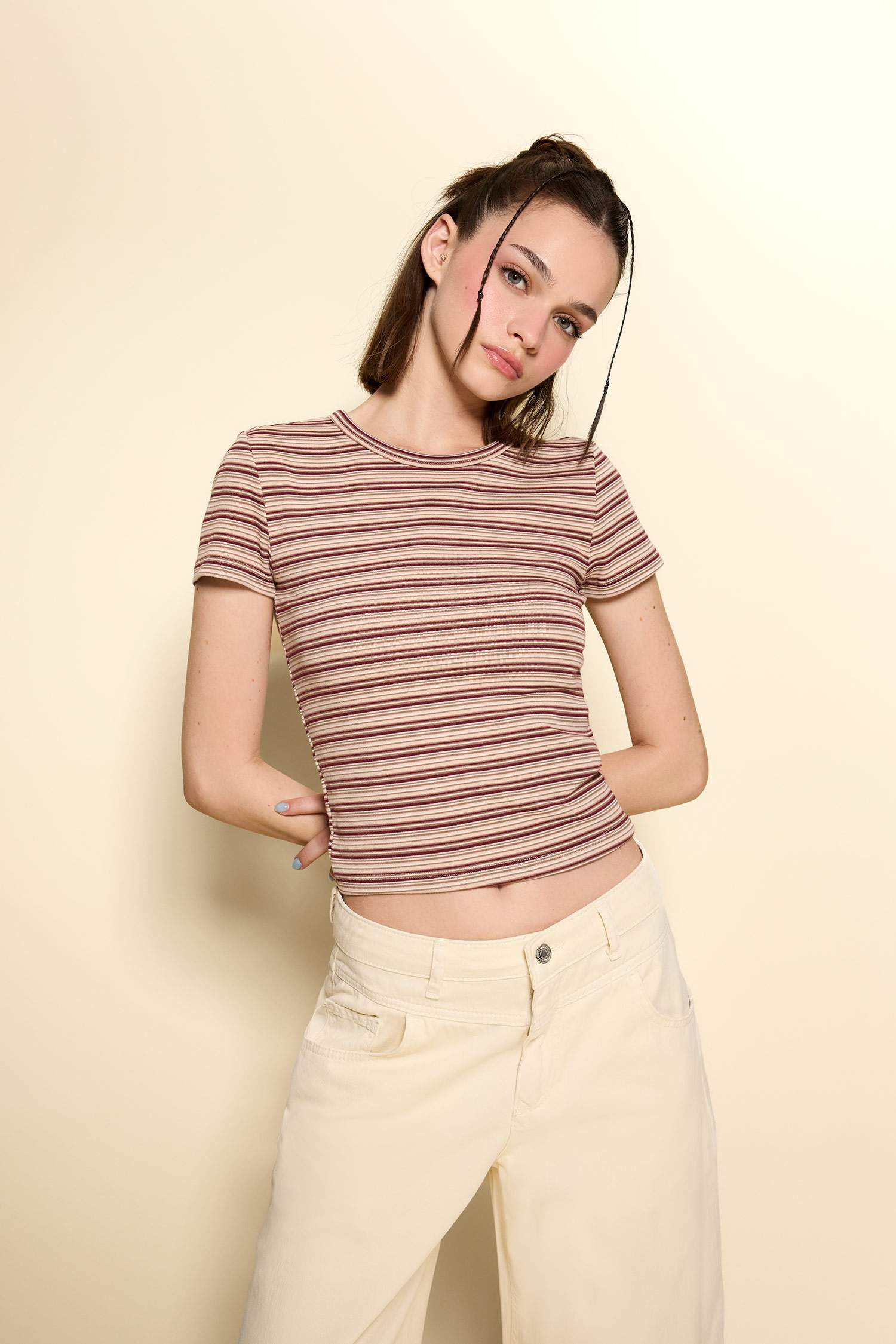 تيشيرت مخطط نص ردن سليم فيت مخصر